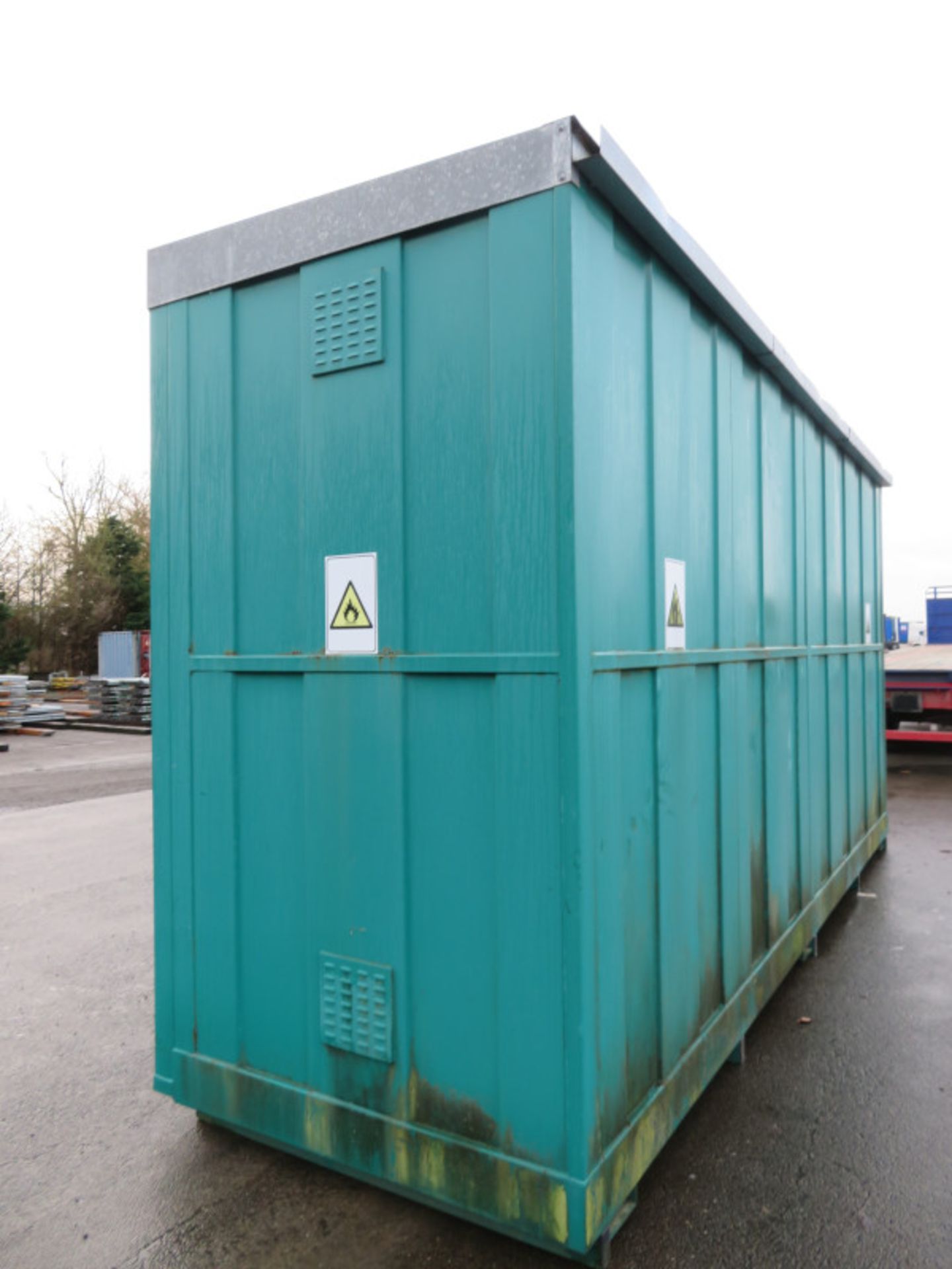 2 Tier bunded chemical storage container with 4 sliding doors - 600ft x 165 x 320cm Extern - Image 7 of 7