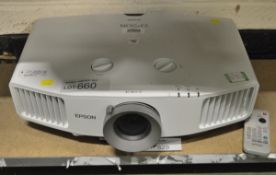 Epson EB-G5900 LCD projector