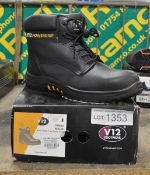 Safety boots - V12 VR640 Bison - 12UK EU47