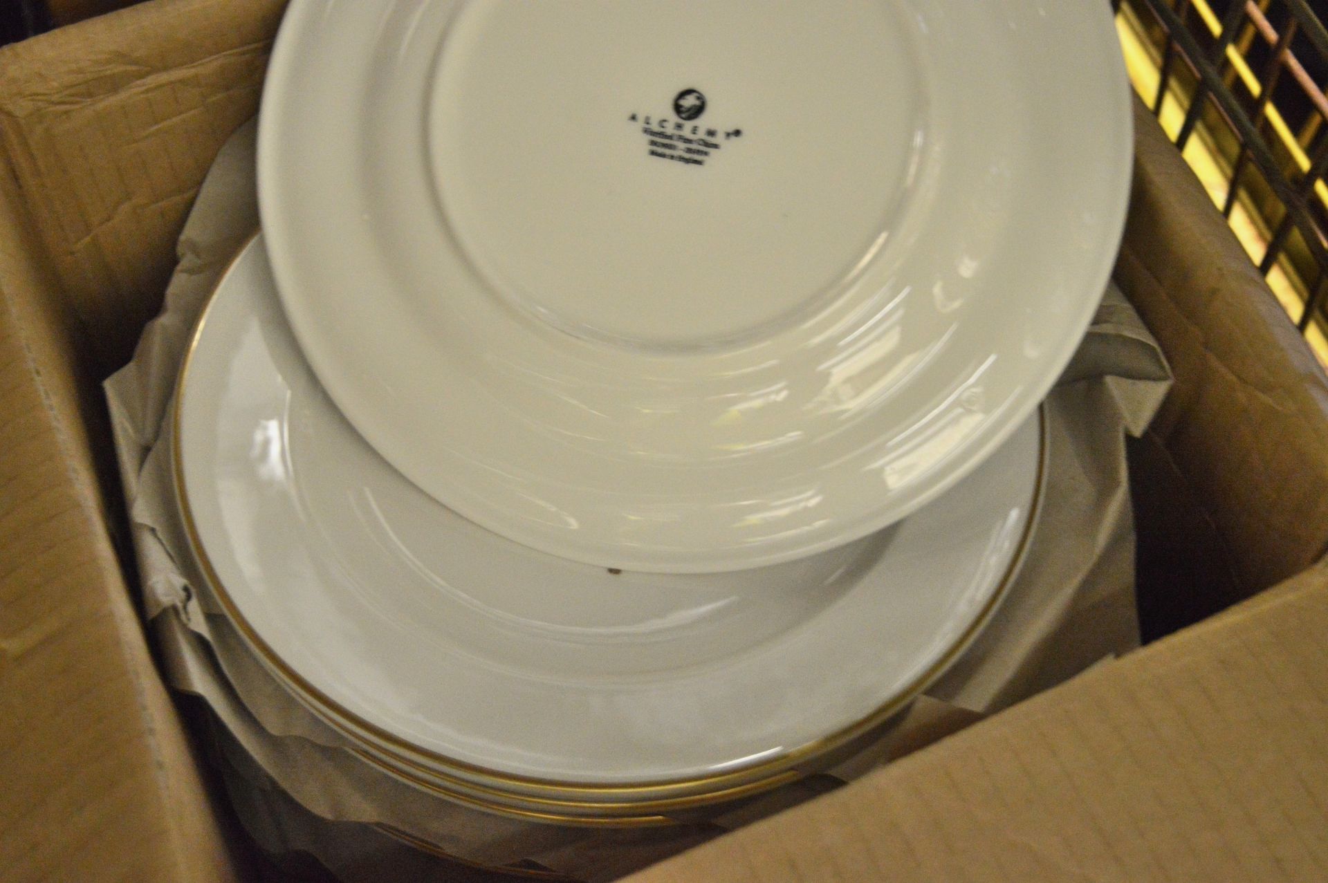 Catering - Plates, Alumuminium Bowl, Chill Gel Packs, Small Fuel Cookset, Coffee Cups, 12x - Image 5 of 6