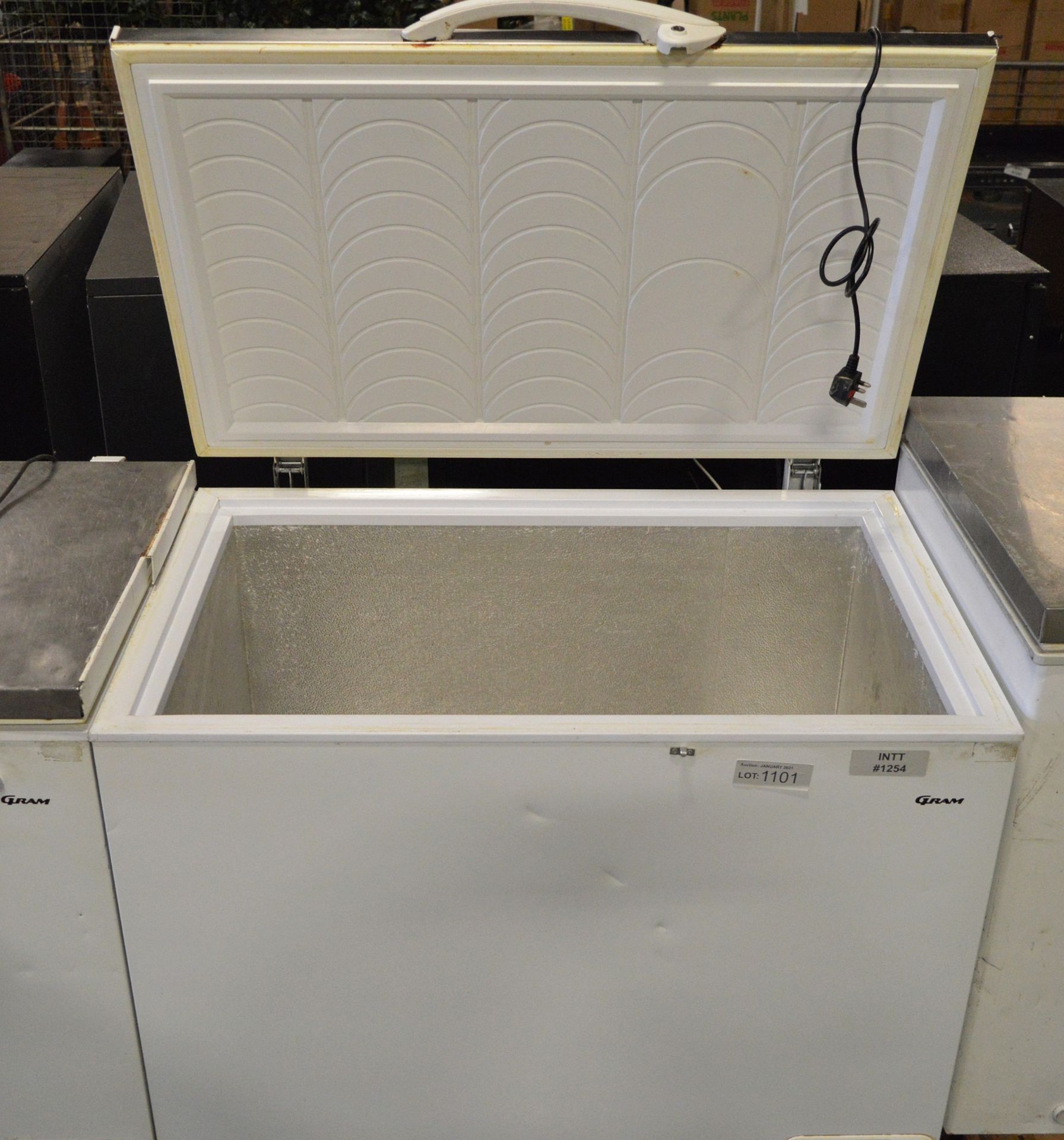 Gram EL35 Chest Freezer - Image 2 of 3