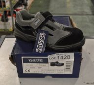 Safety shoes - Q-safe non metallic grey sandal QS7020 - 7UK 41EU