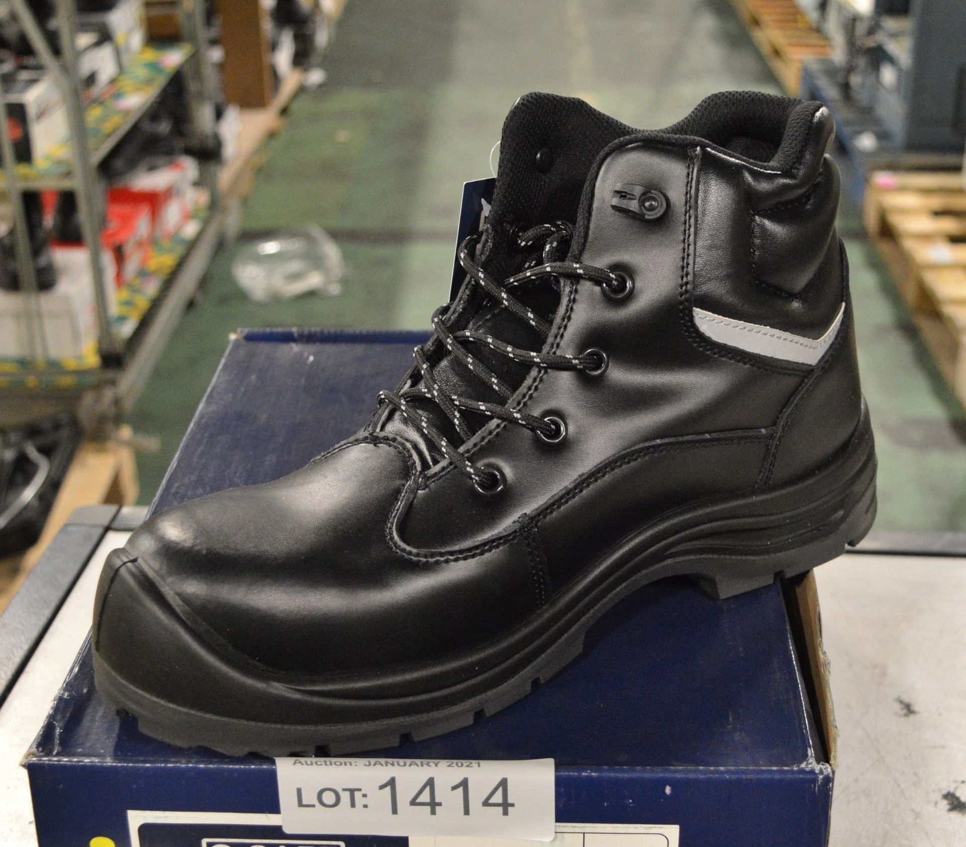 Safety boots - Q-safe non metallic safety boot QS7031 - 10.5UK 45EU - Image 2 of 2