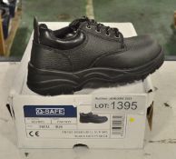 Safety shoes - Q-Safe QS7005 - UK3 / Euro 36