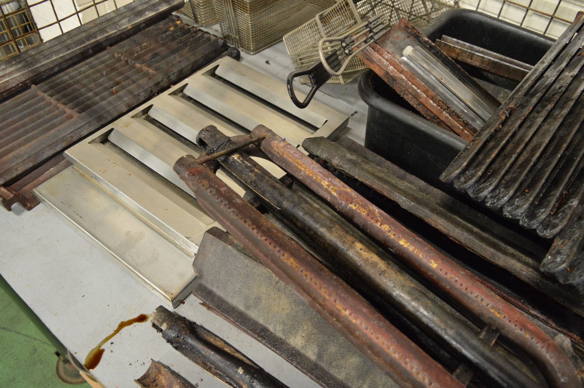 Pots, pans, fryer baskets, griddle tops, burners - Image 3 of 5