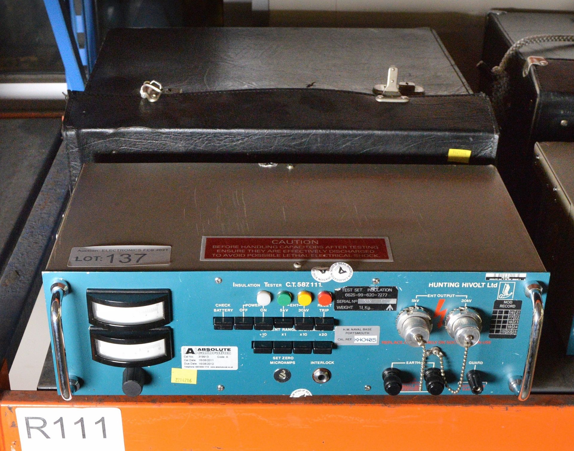 Hunting Hivolt C.T.587.111 Insulation Tester NSN 6625-99-620-7277 with Case - Image 2 of 3