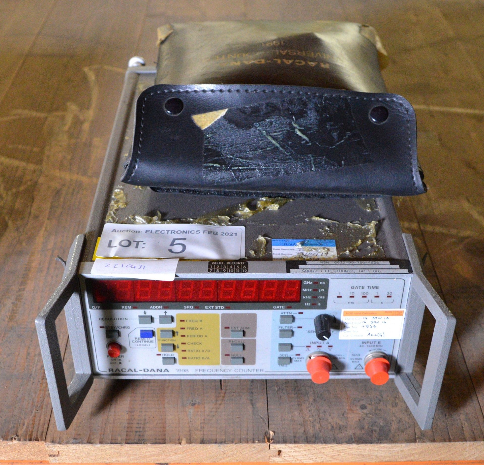 Racal-Dana 1998 Frequency Counter - Image 2 of 3