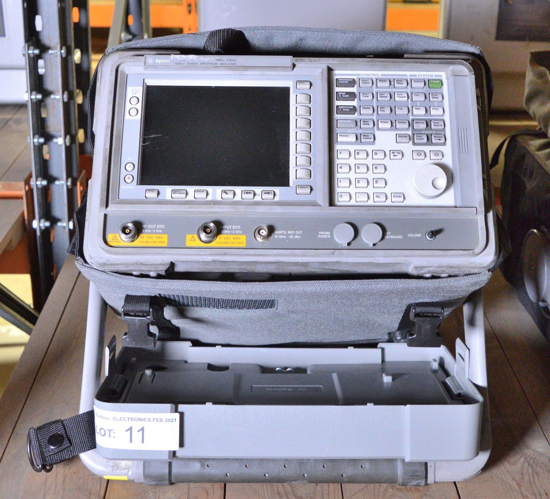 Agilent E4402B ESA-E Series Spectrum Analyzer - 100Hz - 3.0GHz (Scratches on screen)