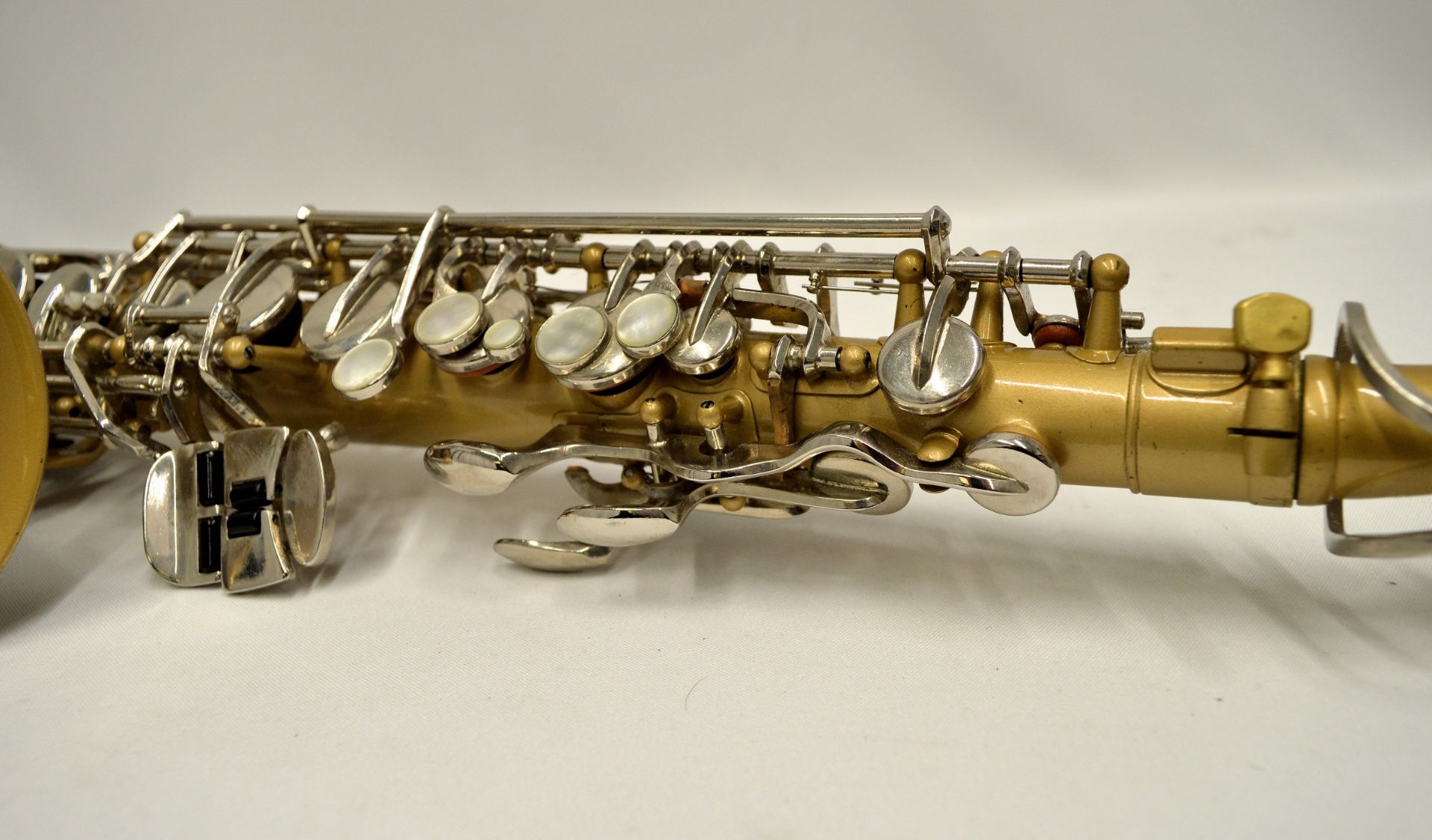 Selmer Bundy II Alto Saxophone with Case. Obvious damage to bell. Serial No. 939855. - Image 15 of 24