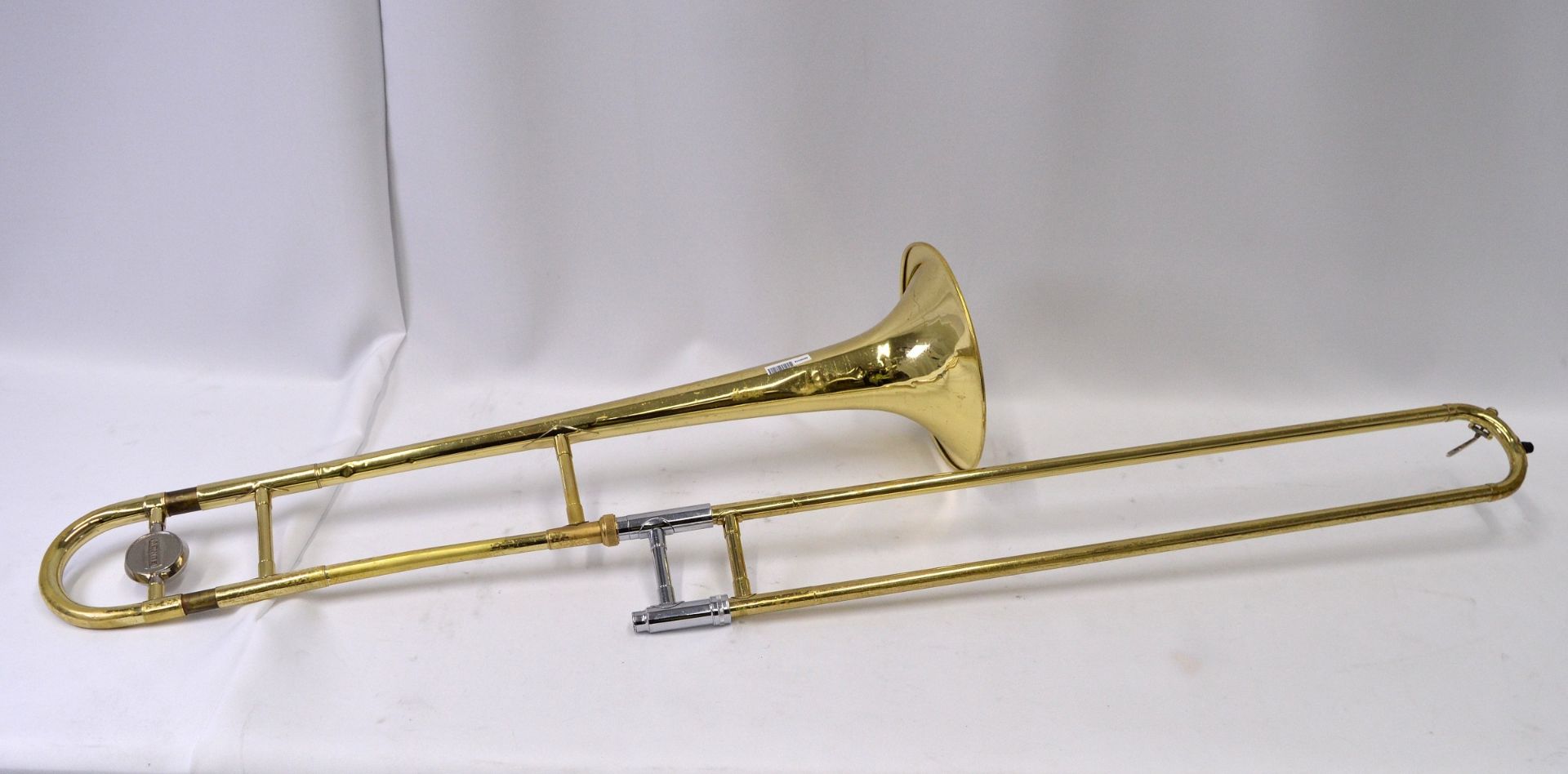 Selmer Bundy Trombone with Case. Obvious dents. - Image 4 of 15