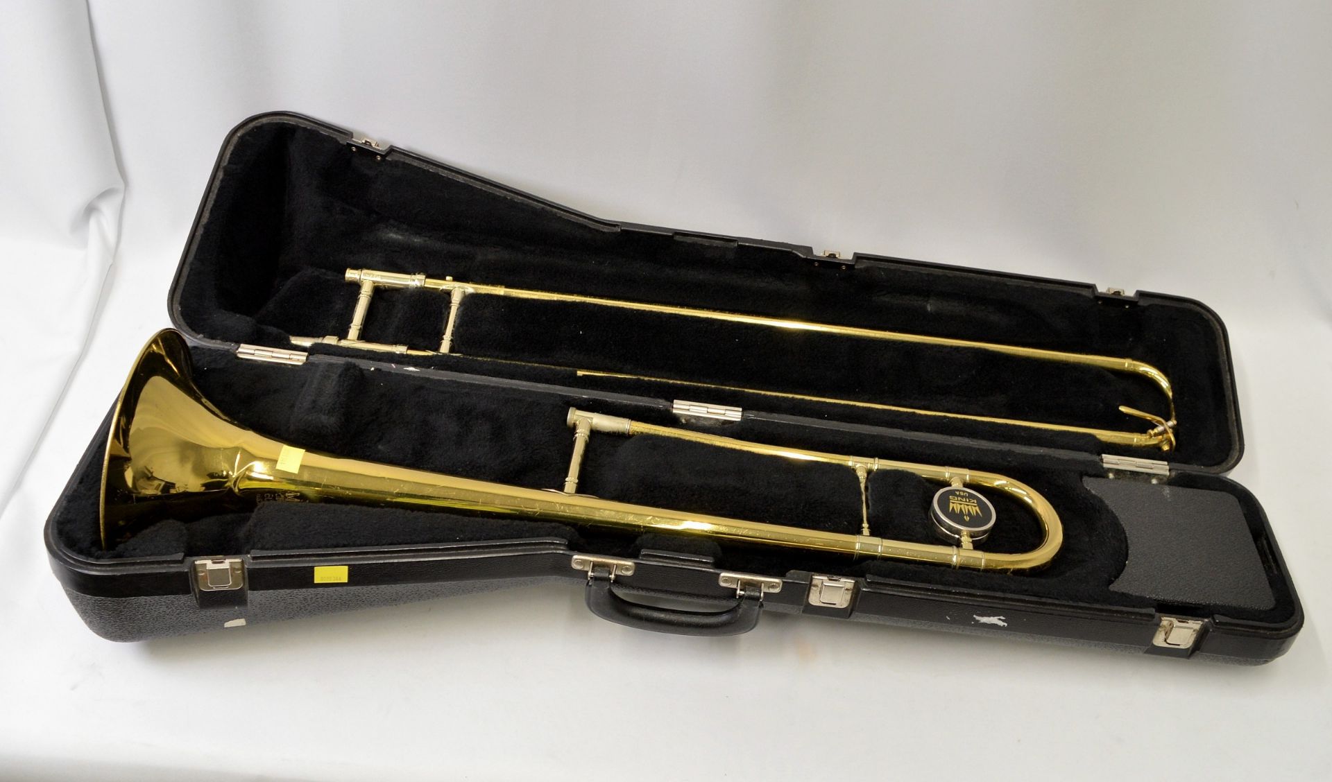 King Model 606 Trombone with Case. Damage to bell. Serial No. 483668 - A 1438.