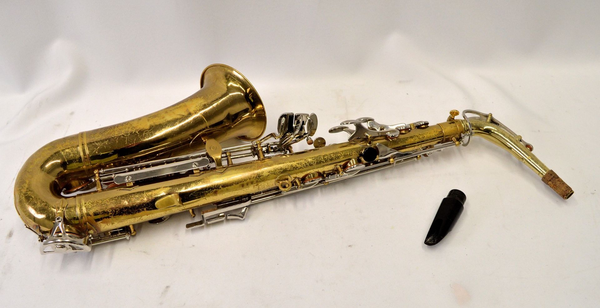 Selmer Bundy II Alto Saxophone with Case. Serial No. 1047884. - Image 4 of 19