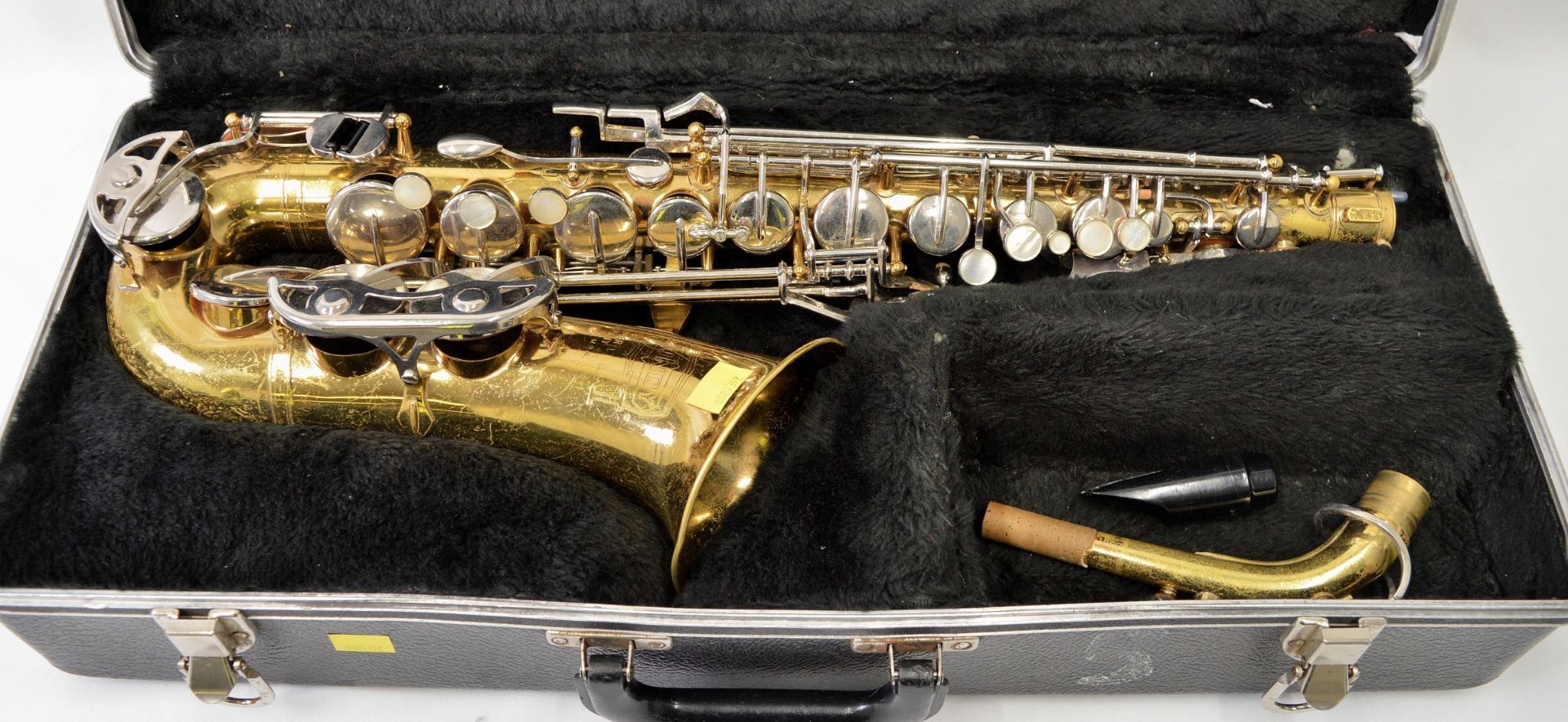 Selmer Bundy II Alto Saxophone with Case. Serial No. 1046849. - Image 2 of 25