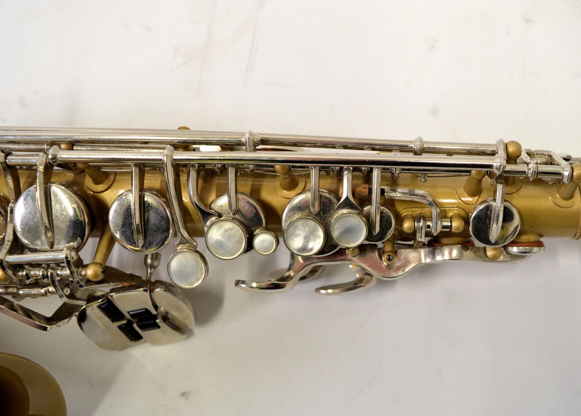 Selmer Bundy II Alto Saxophone with Case. Obvious damage to bell. Serial No. 939855. - Image 7 of 24