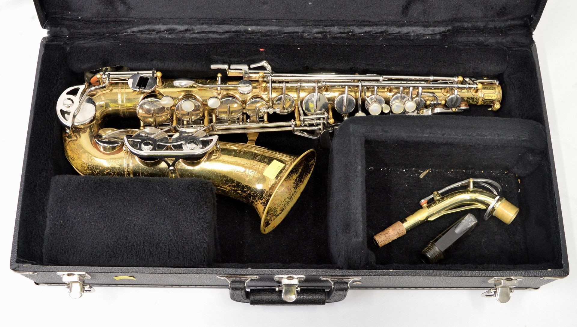 Selmer Bundy II Alto Saxophone with Case. Serial No. 1047884. - Image 2 of 19