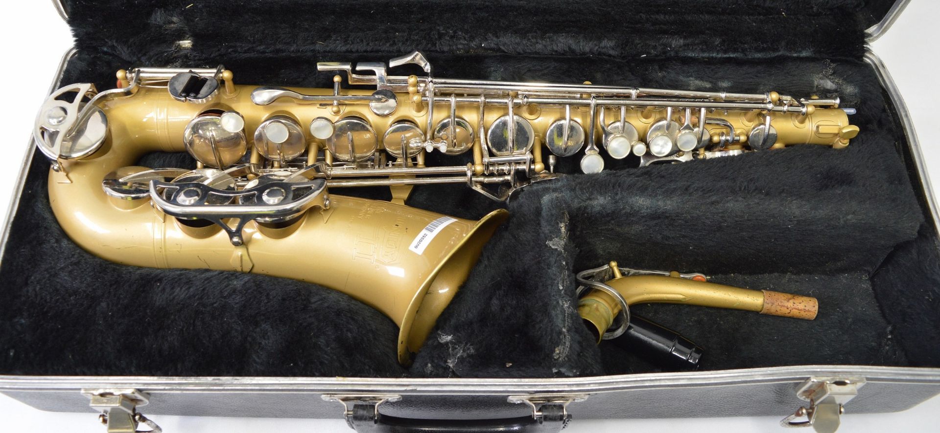 Selmer Bundy II Alto Saxophone with Case. Obvious damage to bell. Serial No. 939855. - Image 2 of 24
