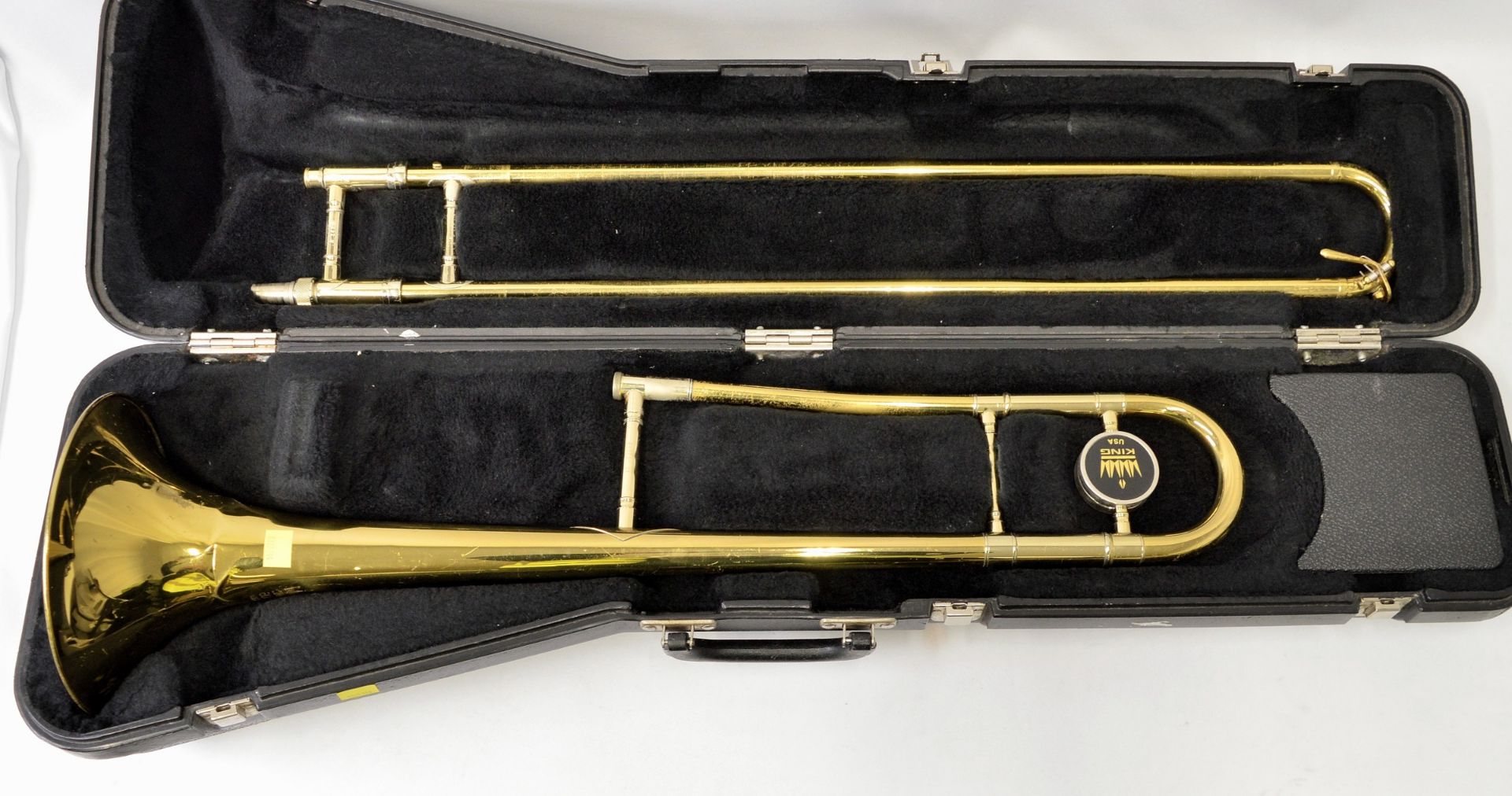 King Model 606 Trombone with Case. Damage to bell. Serial No. 483668 - A 1438. - Image 2 of 18