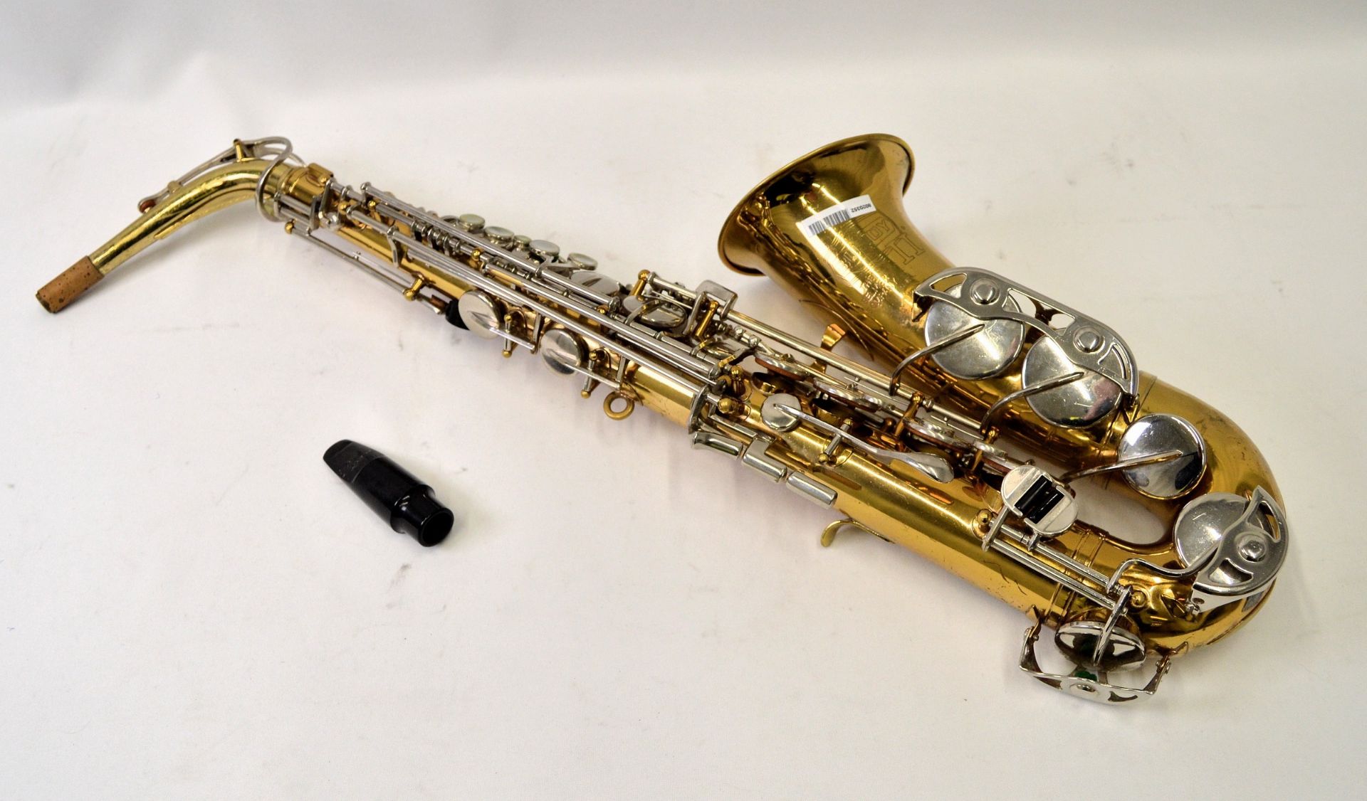 Selmer Bundy II Alto Saxophone with Case. Obvious dents. Serial No. 742224. - Image 3 of 22