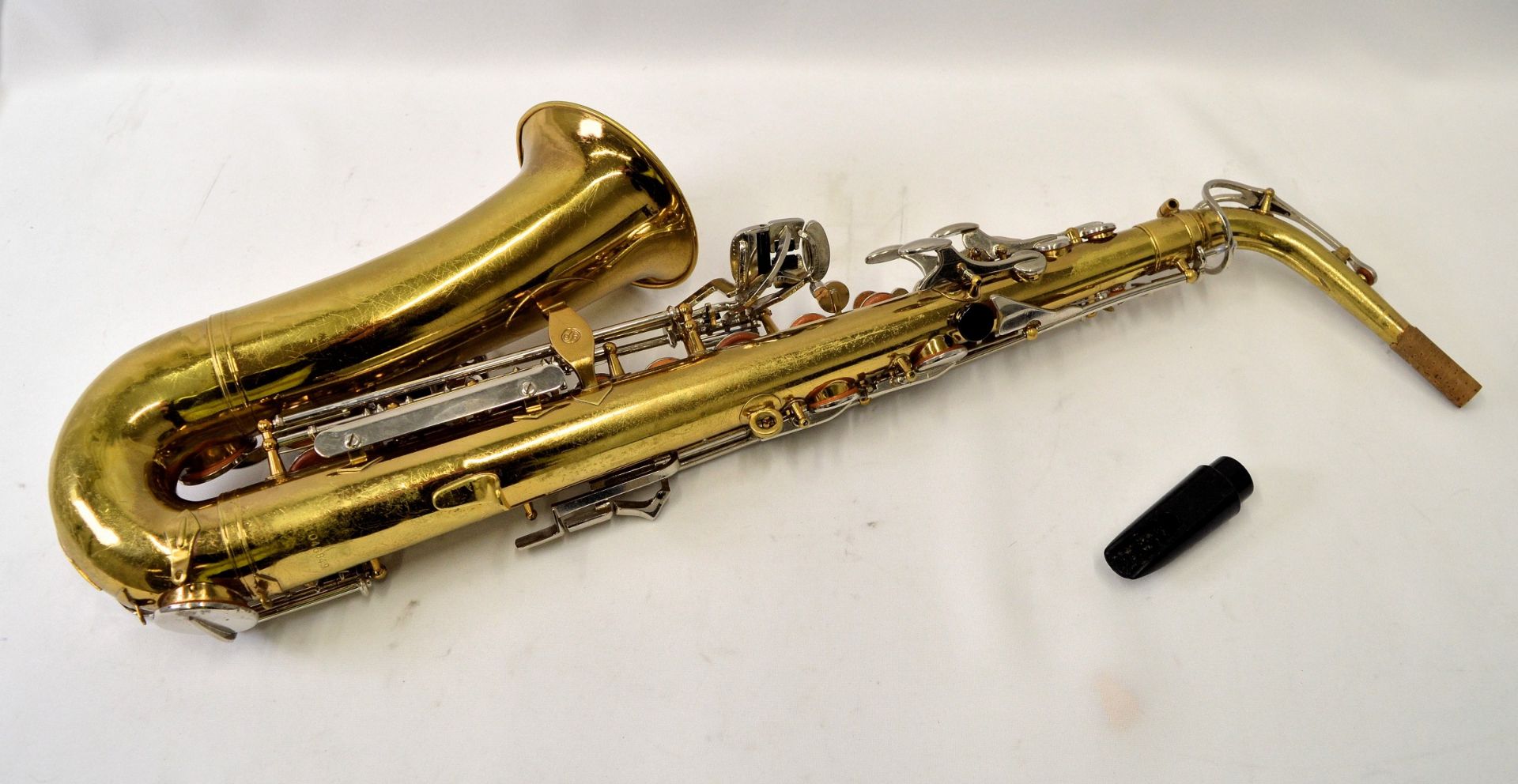 Selmer Bundy II Alto Saxophone with Case. Serial No. 1046849. - Image 4 of 25