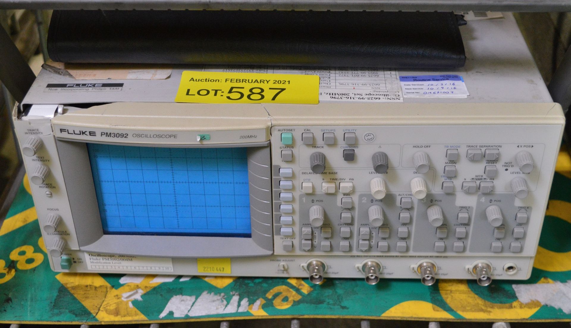 Fluke PM3092 Oscilloscope Unit - AS SPARES - Image 2 of 3