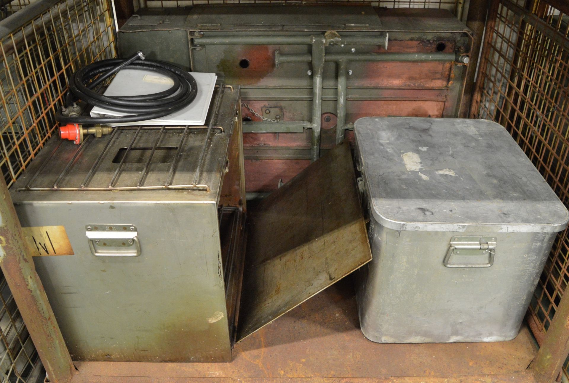 Field Catering Kit - Cooker. Oven, Utensils in storage box, pots, pans, norweigen food box - Image 4 of 5