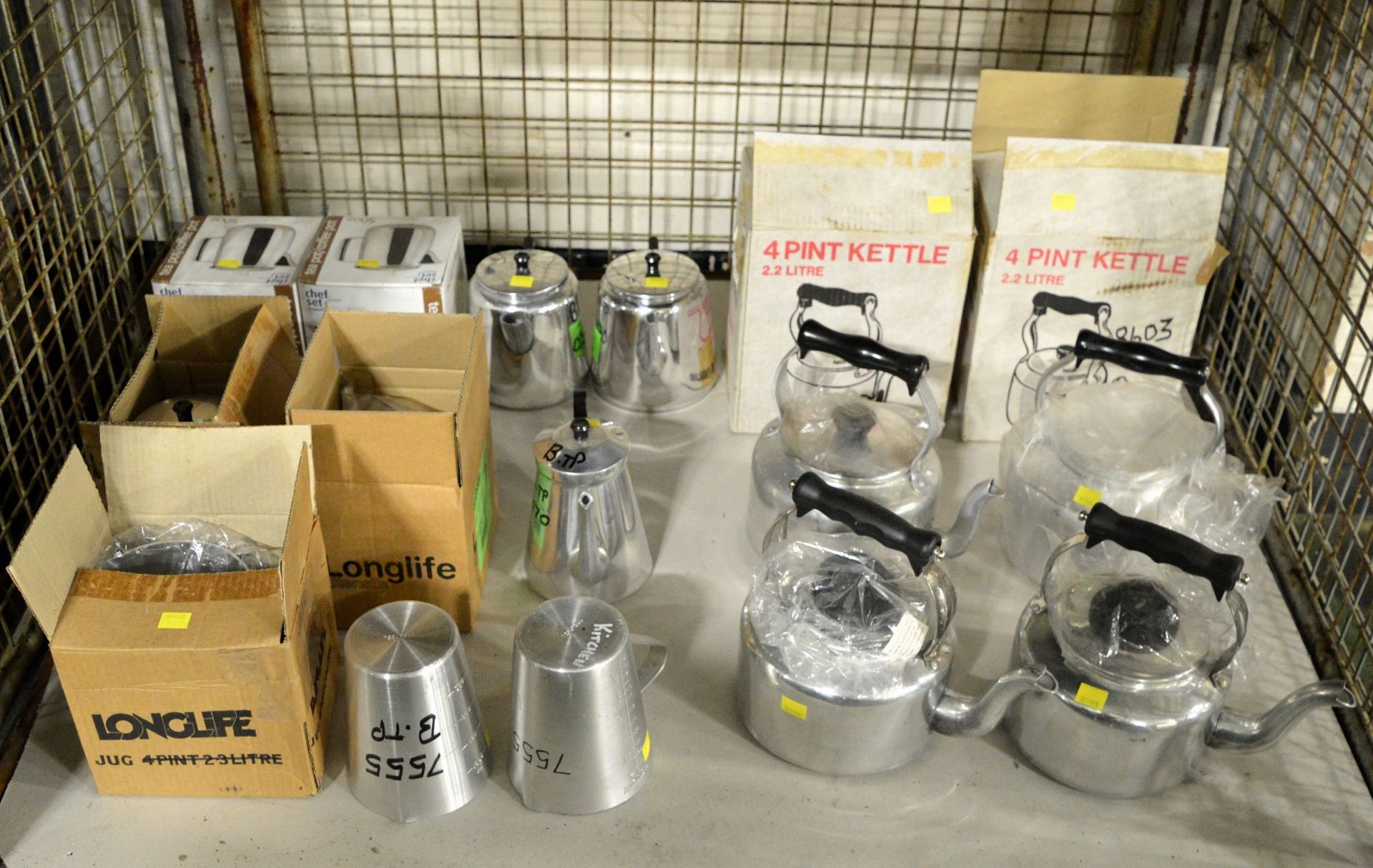 6x Aluminium 4pt Kettles, 3x Aluminium Measure Jugs 2pt, 2x Aluminium Coffee Pots 2pt, 4x