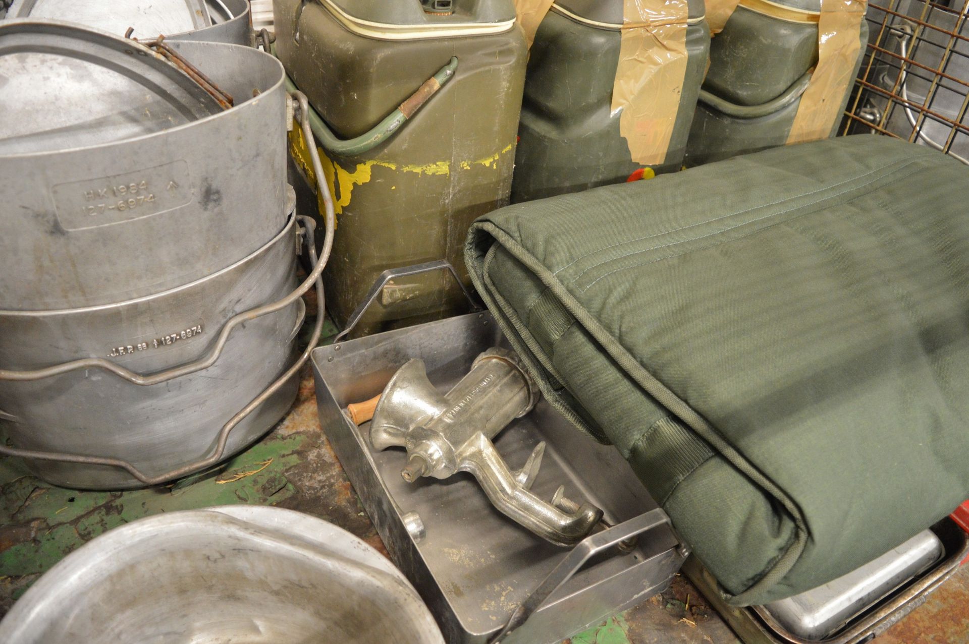 Field Catering Kit - Cooker. Oven, Utensils in storage box, pots, pans, norweigen food box - Image 3 of 5