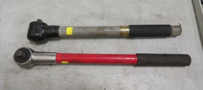 2x Fixed Torque Wrenches