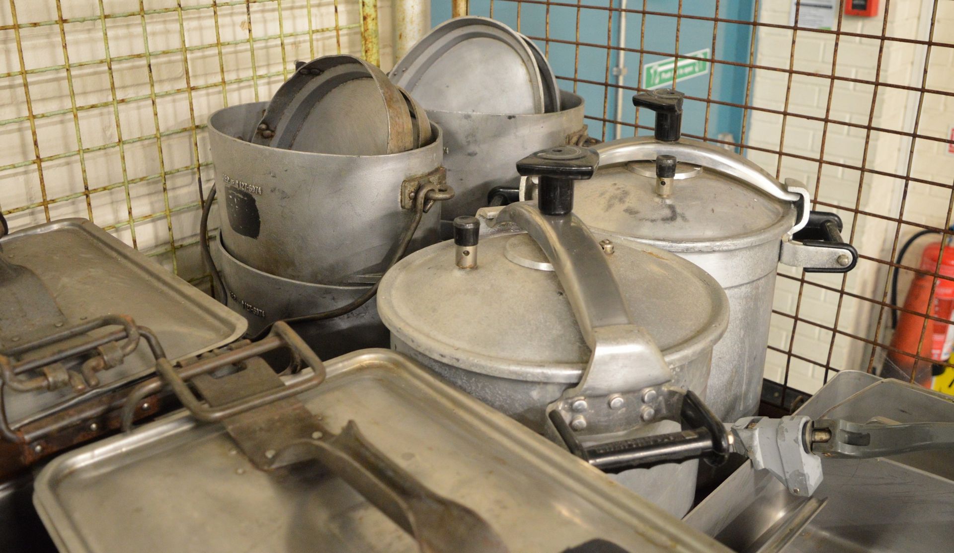 Field Catering Kit - Cooker. Oven, Utensils in storage box, pots, pans, fire blanket box - Image 3 of 6