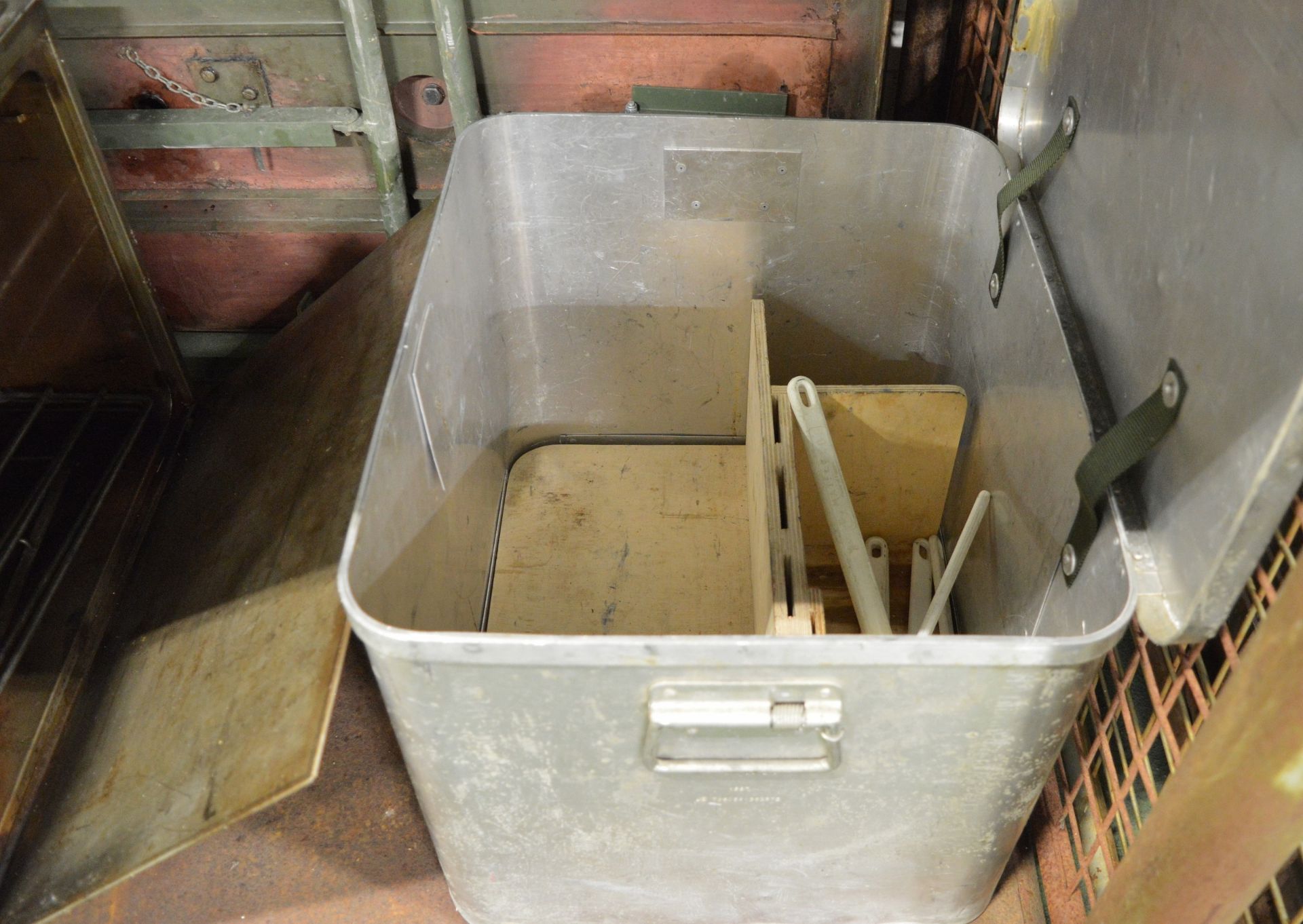 Field Catering Kit - Cooker. Oven, Utensils in storage box, pots, pans, norweigen food box - Image 5 of 5