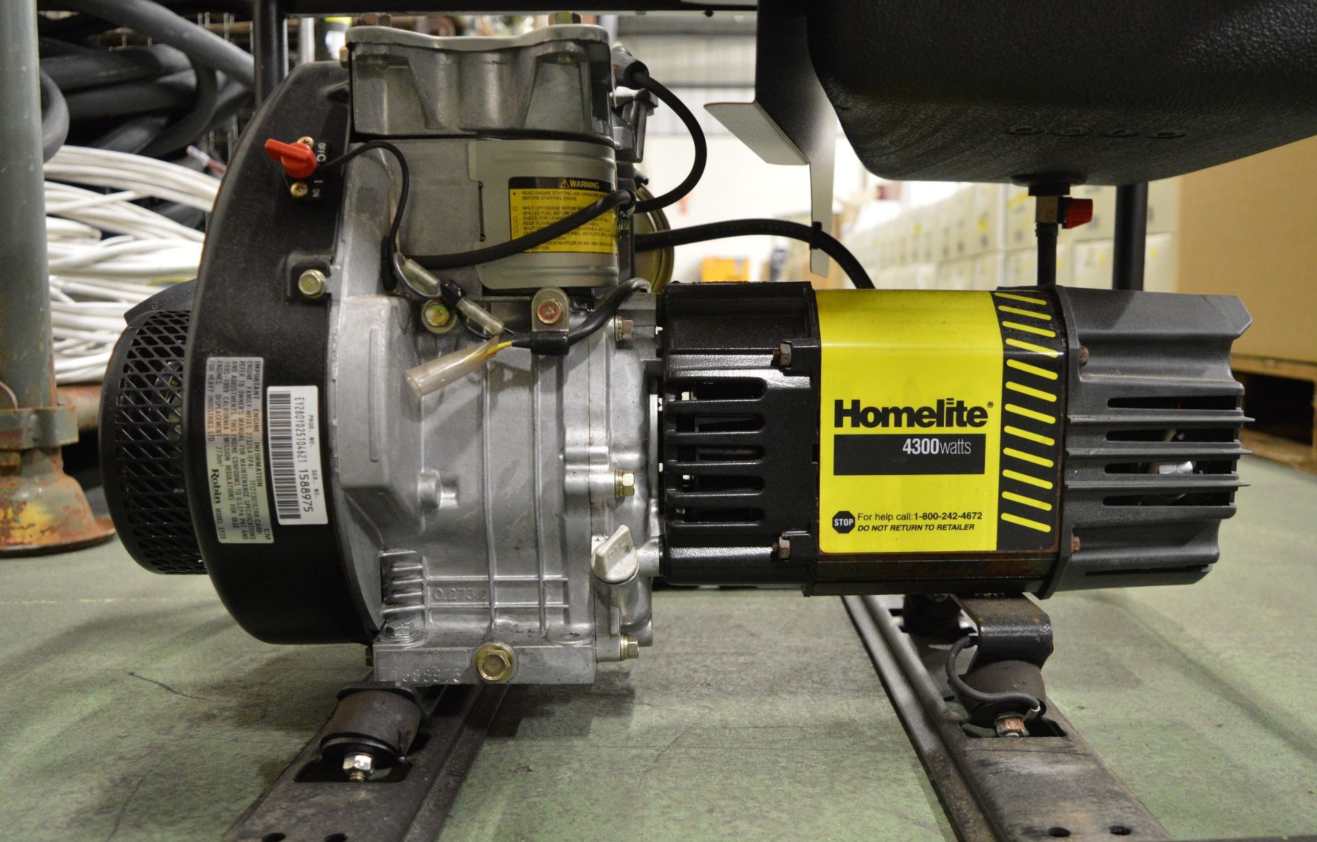 HomeLite LR4300 7.5hp Petrol Generator - Image 2 of 6