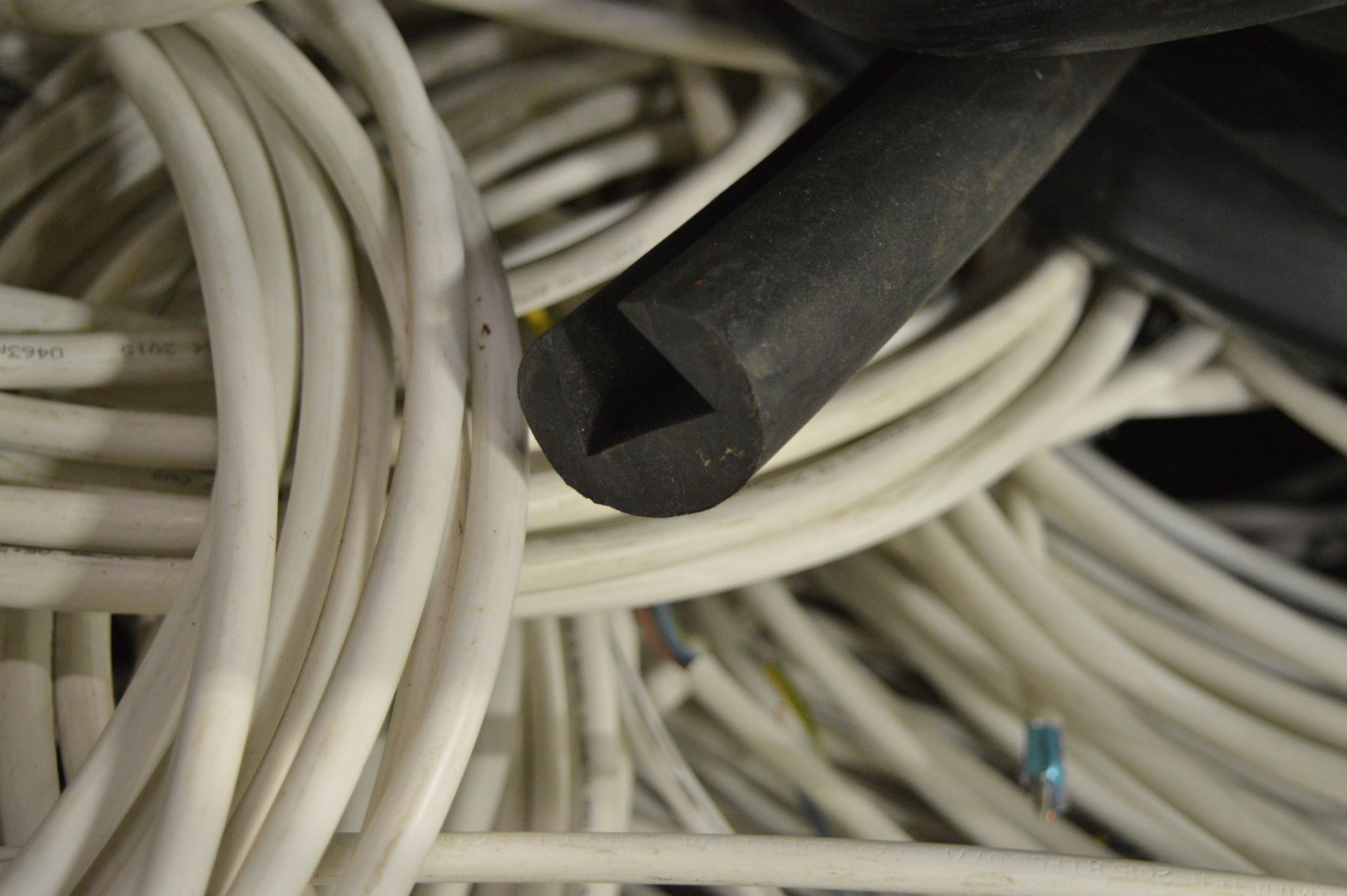 Cable protector sleeve, electric cabling - Image 3 of 4