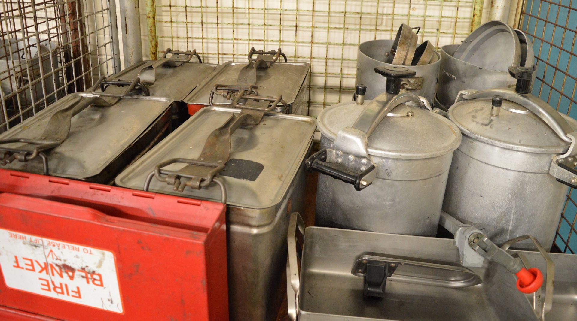 Field Catering Kit - Cooker. Oven, Utensils in storage box, pots, pans, fire blanket box - Image 2 of 6