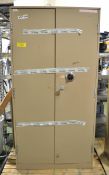 2 Door Combo Lock Cabinet L 920 x W 450 mm x H 1830 mm - combination unknown