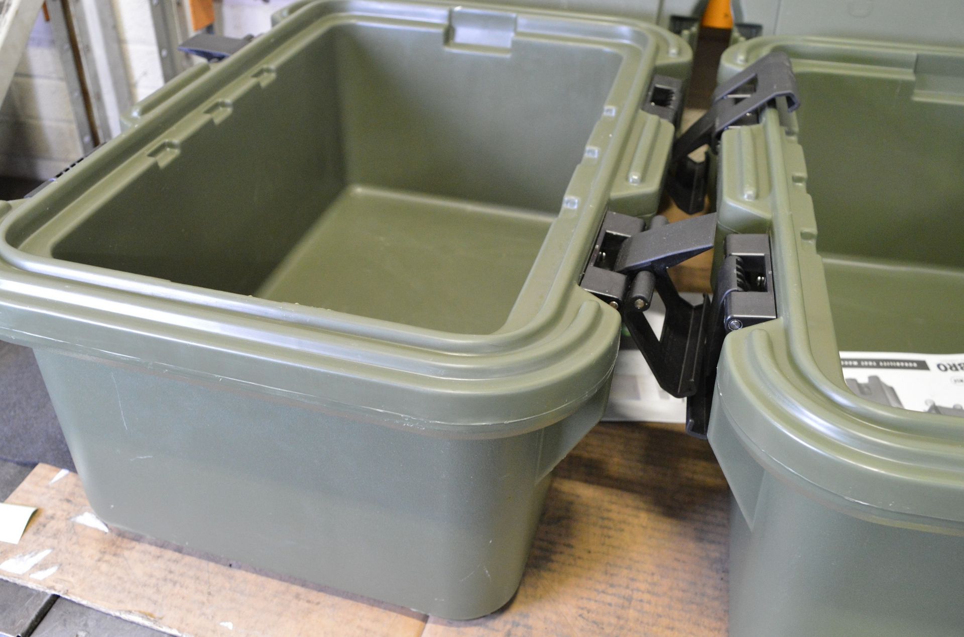 3x Cambro Green Empty Food Containers (insulated) - L650 x W44 x H32mm - Image 2 of 3
