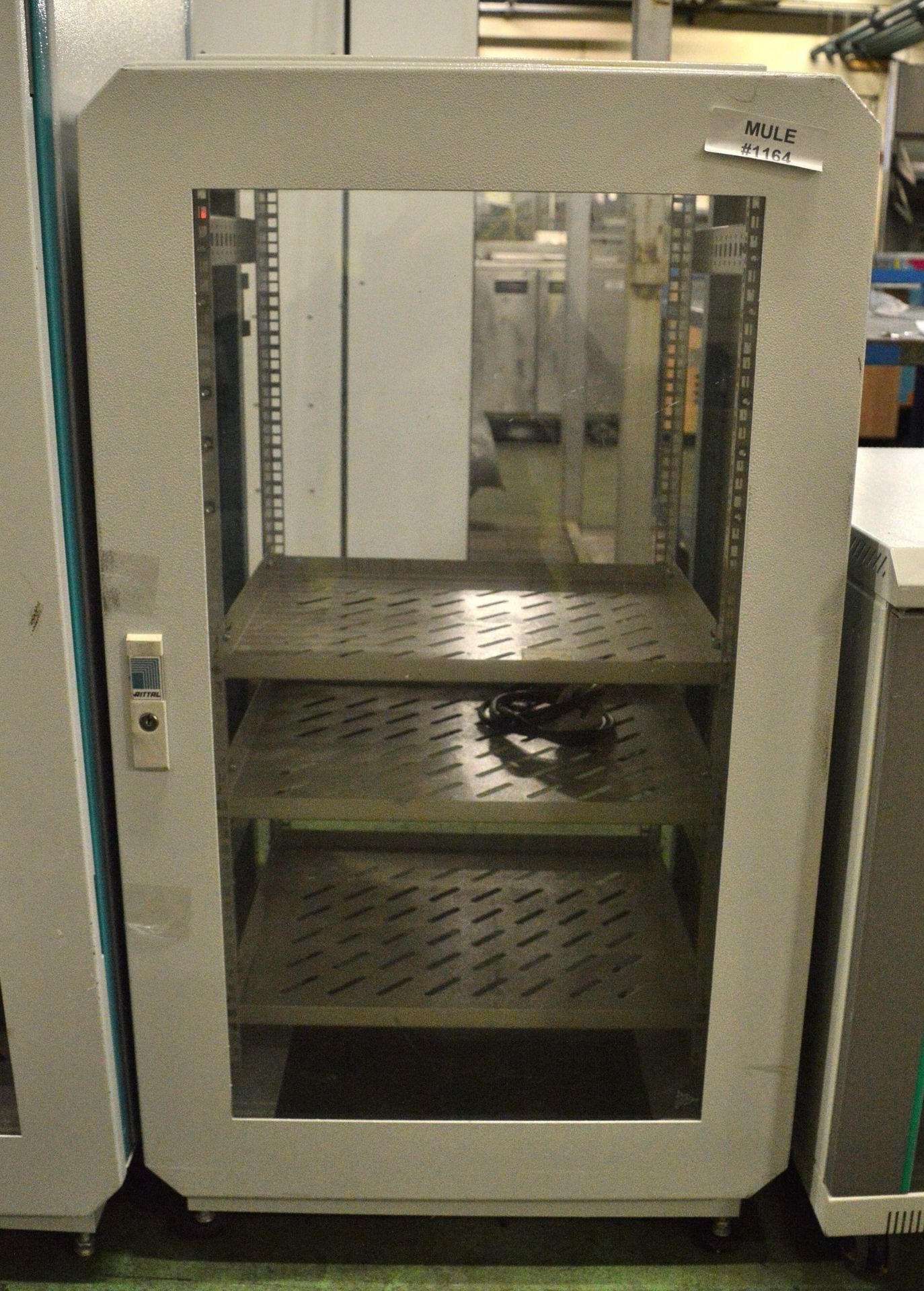 Metal IT Server Cabinet on wheels - L595 x D580 x H1080mm (no key)