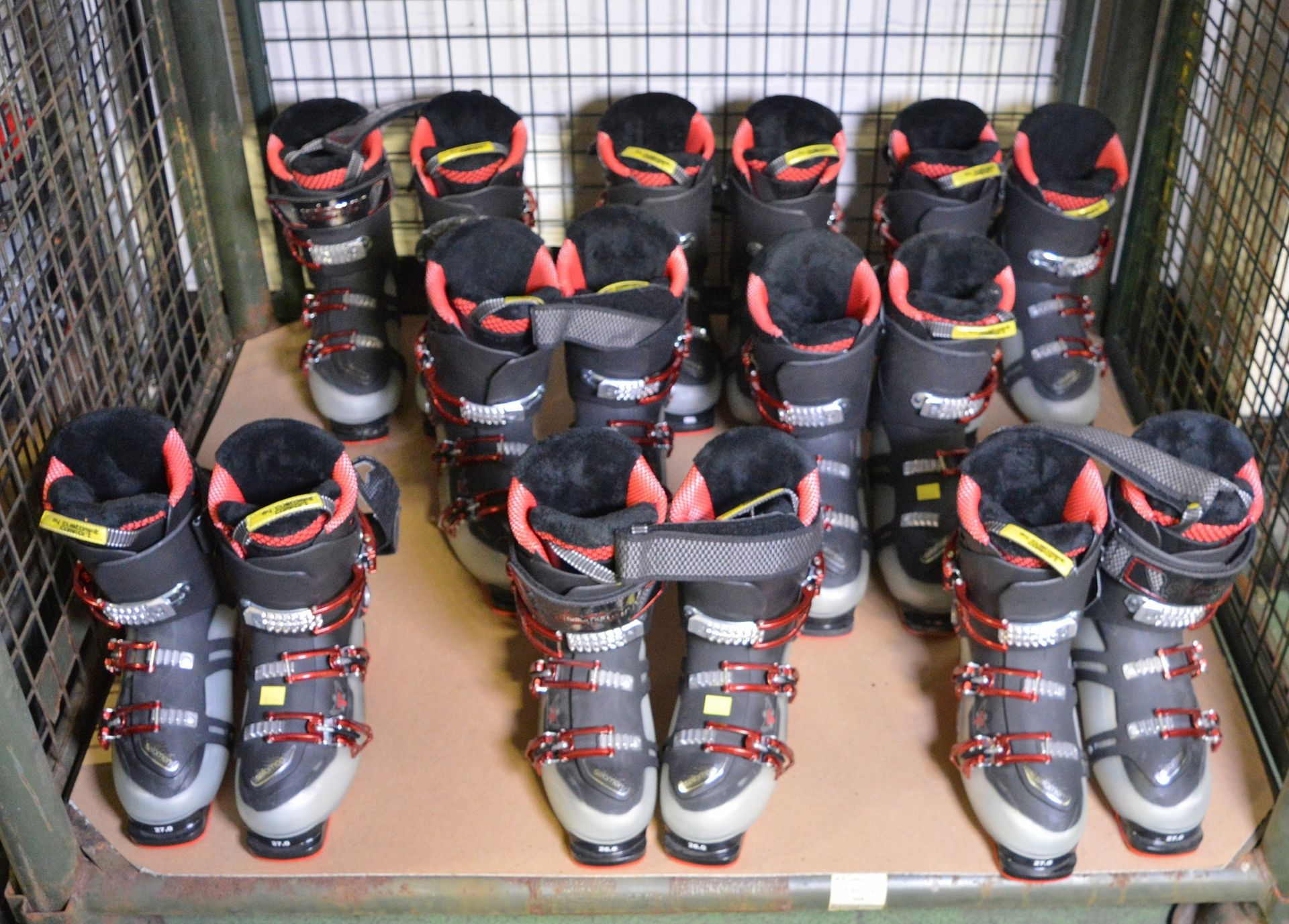8x Pairs of Ski Boots - various makes & sizes