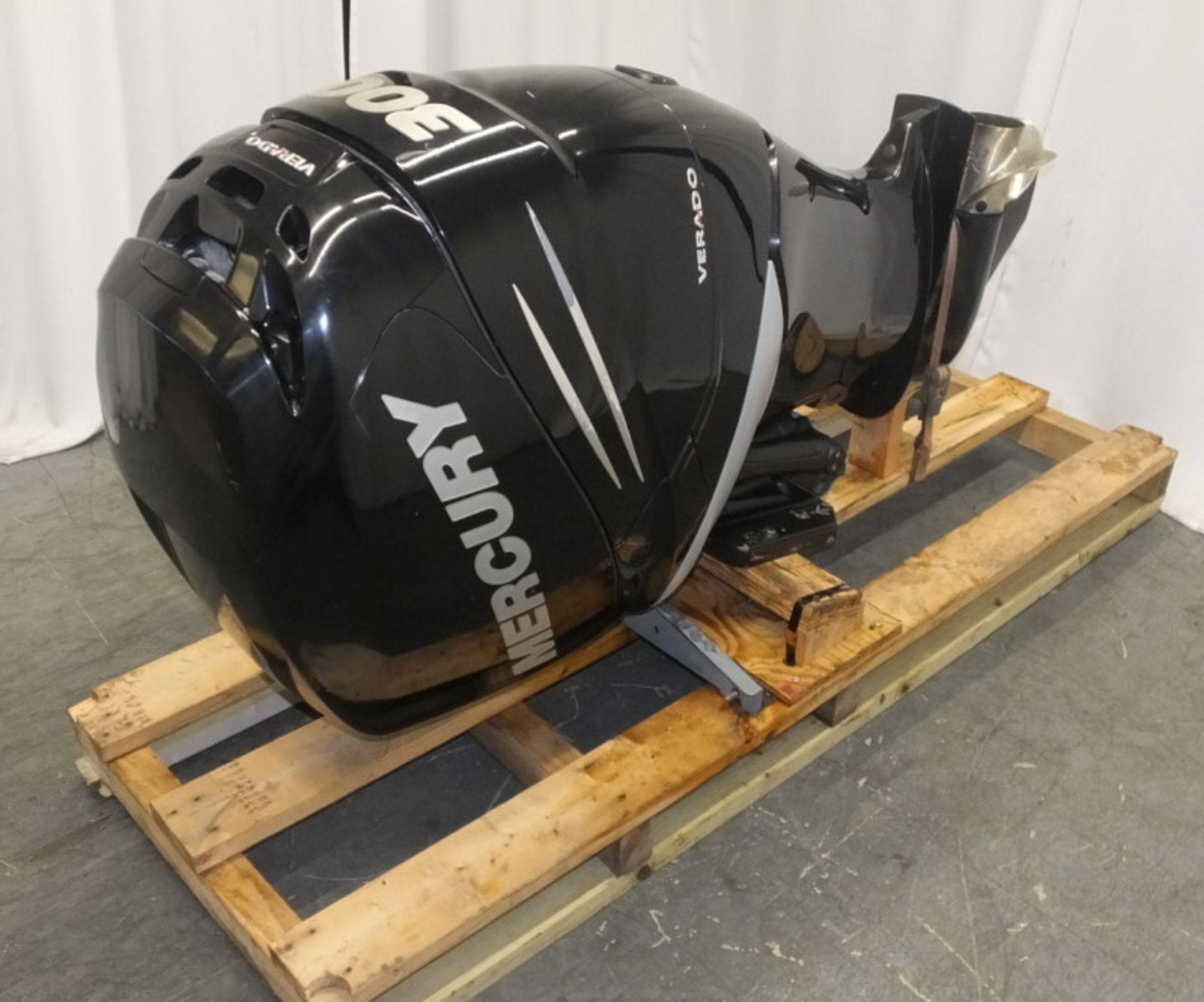 Mercury Verado Outboard engine 2008 - 300XL L6 - serial 1B689399 - hours run 690 - can be - Image 2 of 18