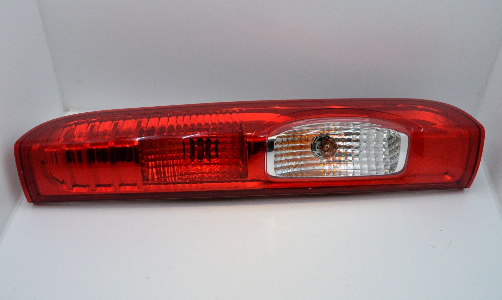 Valeo Combination Rear Light Unit RH 043402 - Renault