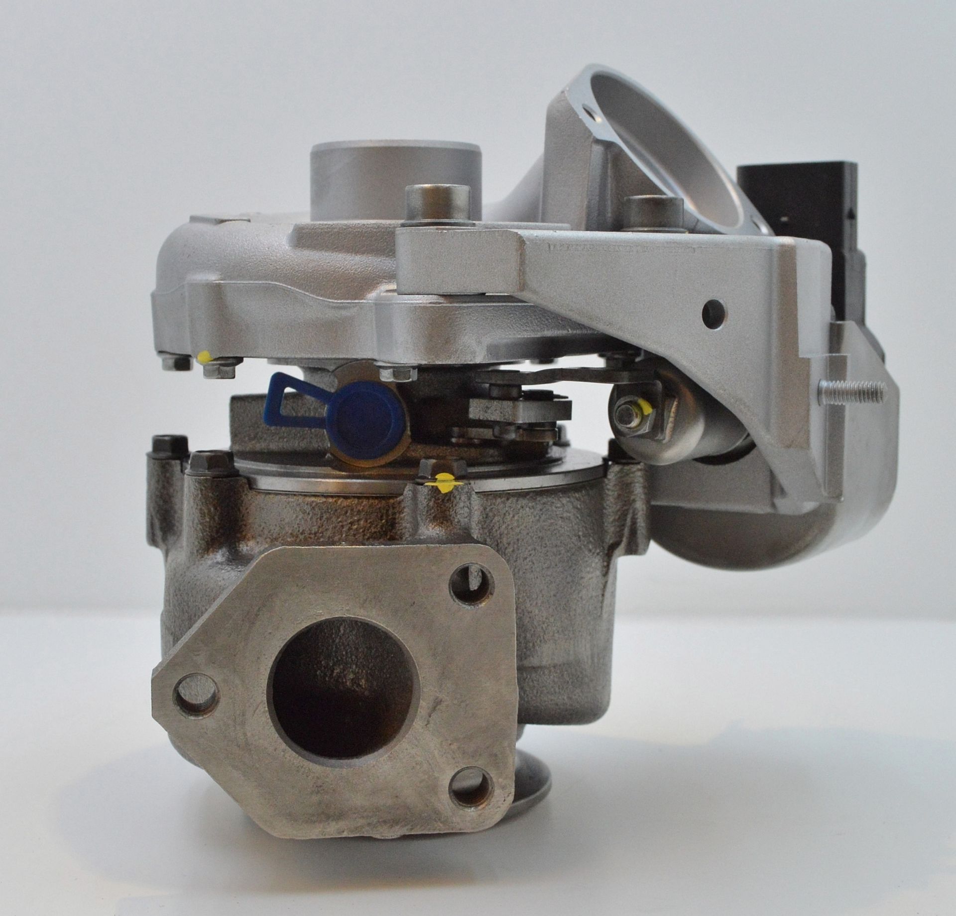 Hoffman HTU081 Turbocharger - Image 4 of 12