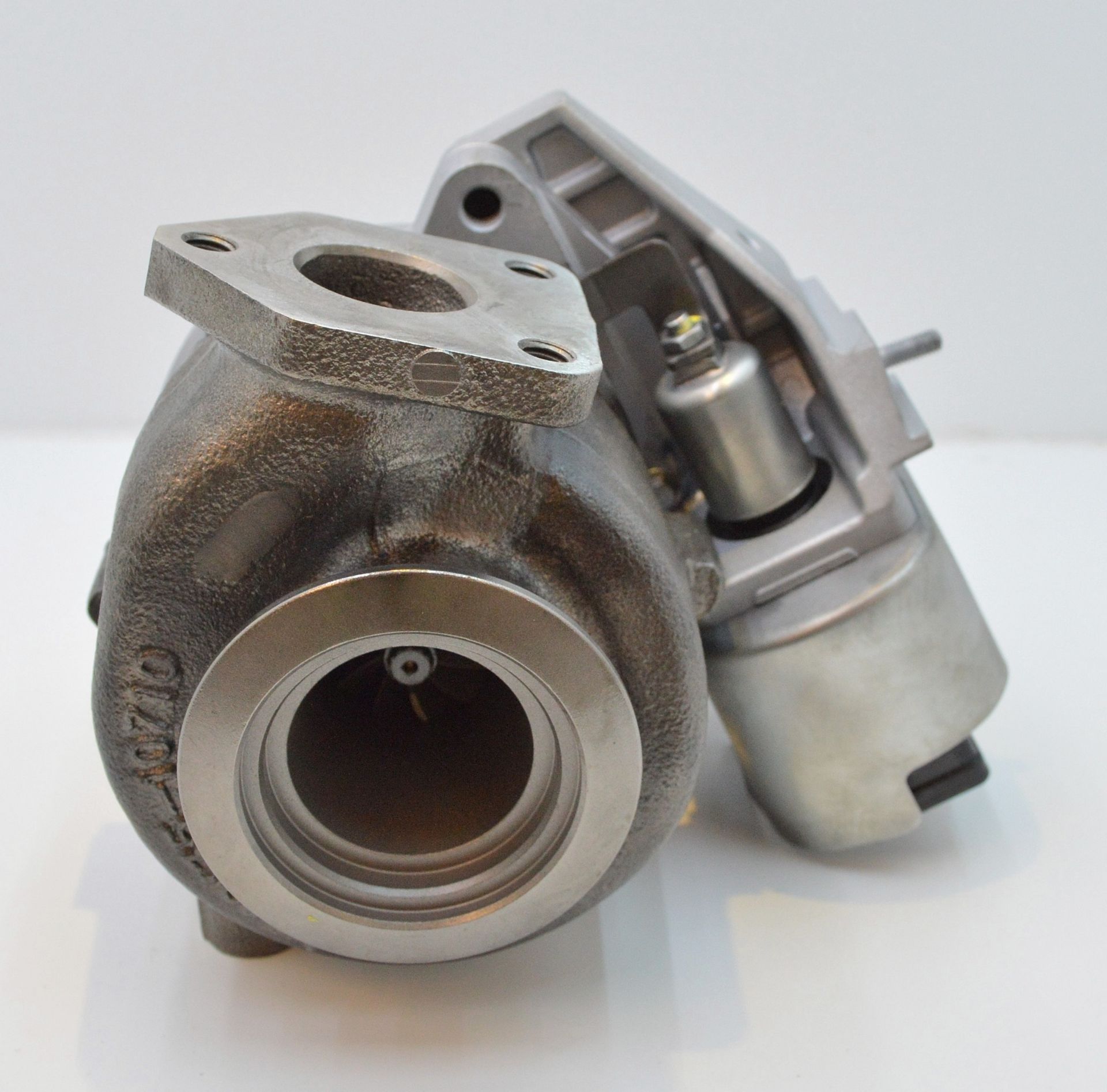 Hoffman HTU081 Turbocharger - Image 3 of 12