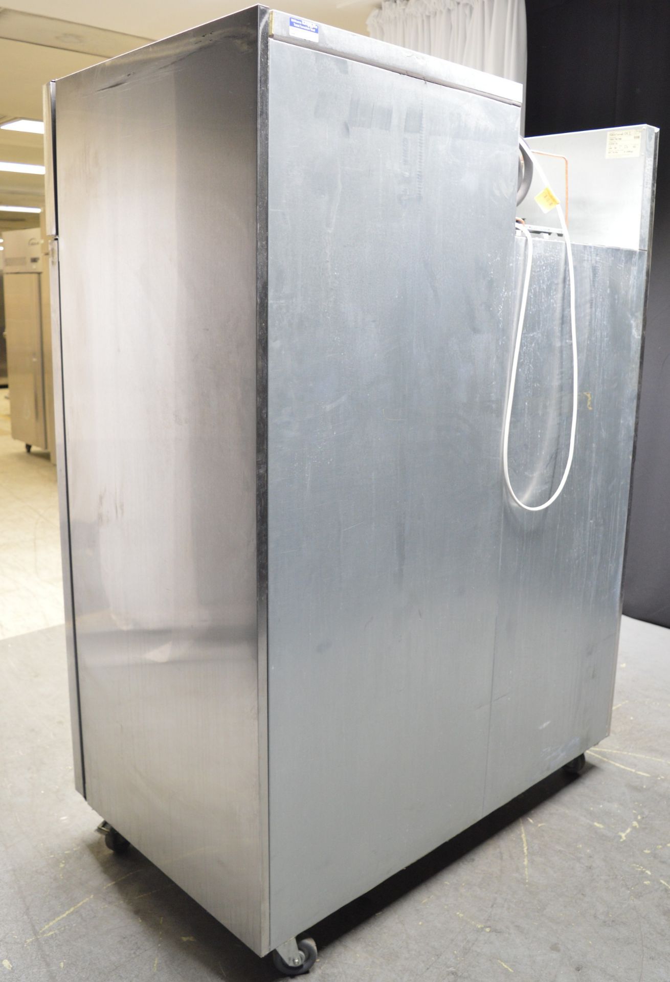 Williams HJ2SA Double Door Refrigerator (damage to top of unit) - Image 5 of 7