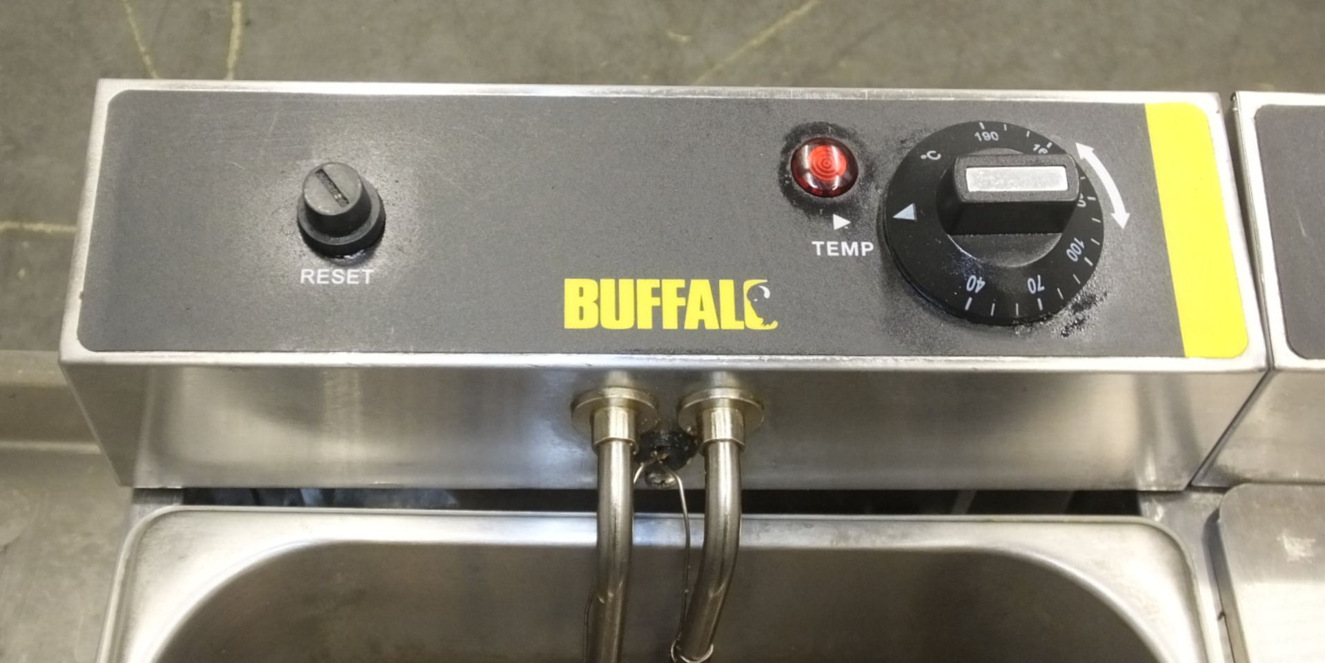 Buffalo L485-03 Double Electric Fryer on Stainless Steel Unit - L850 x D600 x H630mm (dime - Image 4 of 8
