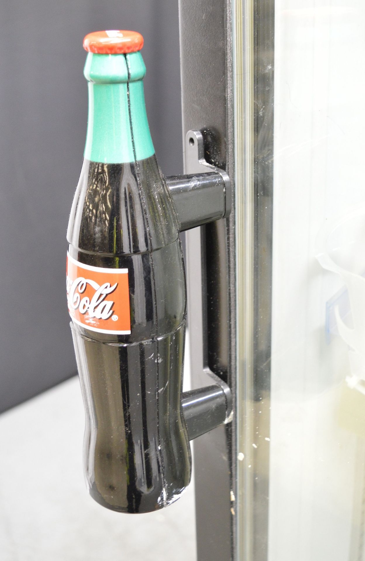 Beverage-Air MT23 Coca Cola Branded Drinks Chiller - damage to panels - Image 4 of 8
