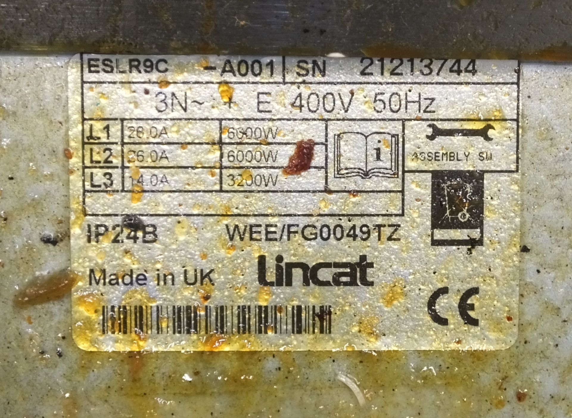 Lincat ESLR9C 6 Plate Electric Range Oven with rear castors - 400v - Image 3 of 9
