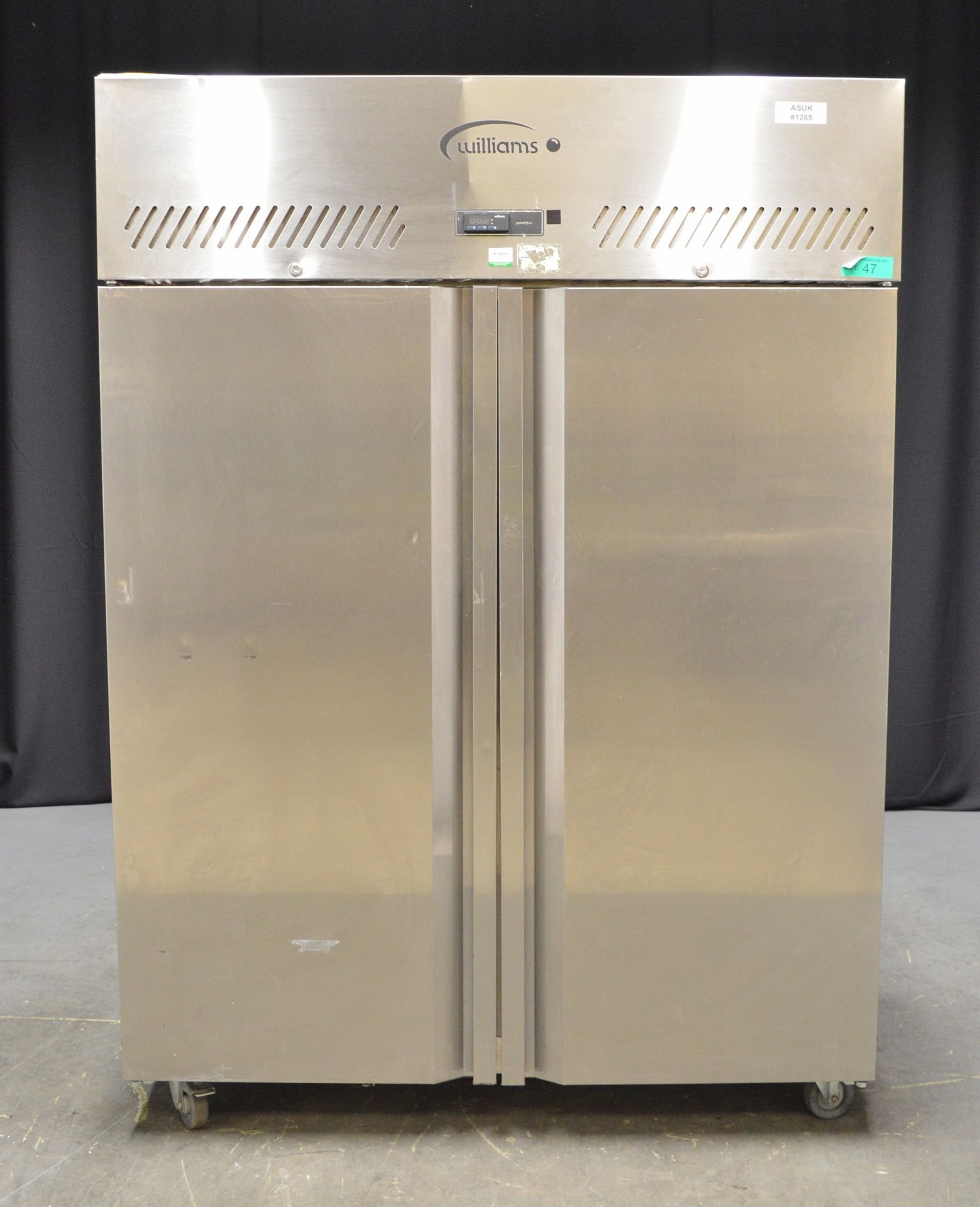 Williams HJ2SA Double Door Refrigerator (damage to top of unit)