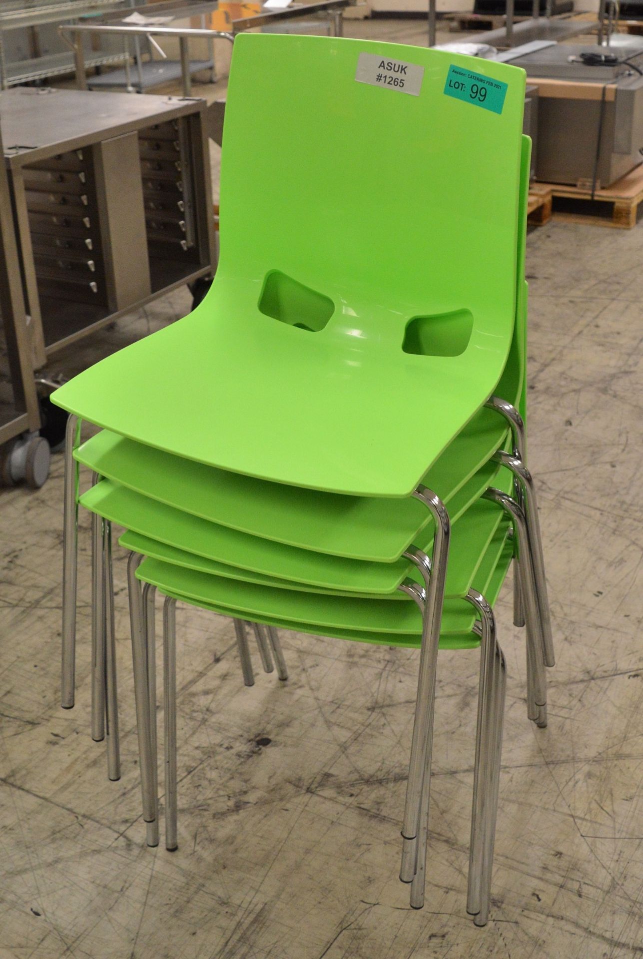 6x Plastic Chairs - Green