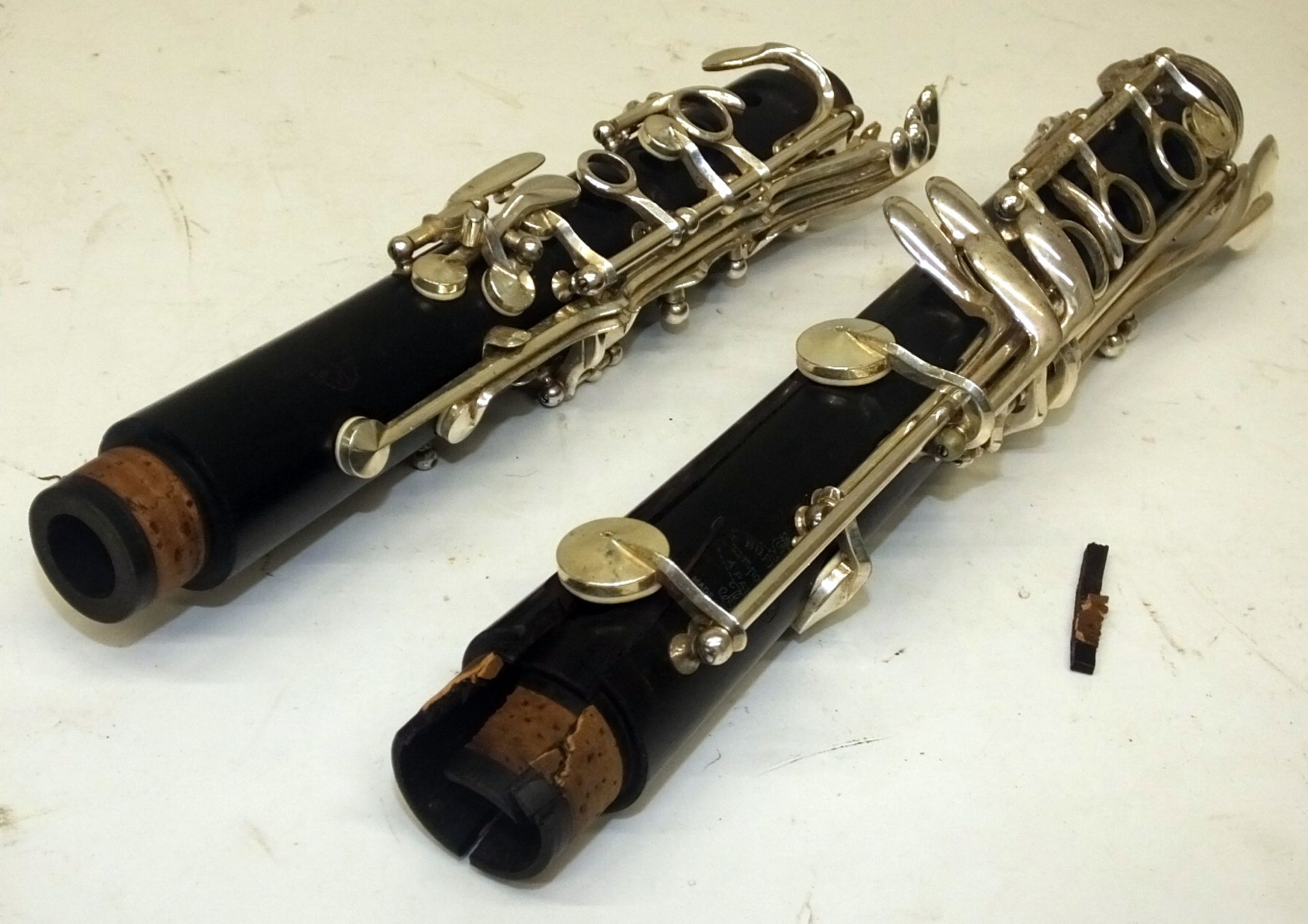 Buffet Crampon Clarinet (incomplete - damage as seen in pictures) - Serial Number - 275704 - Image 4 of 10