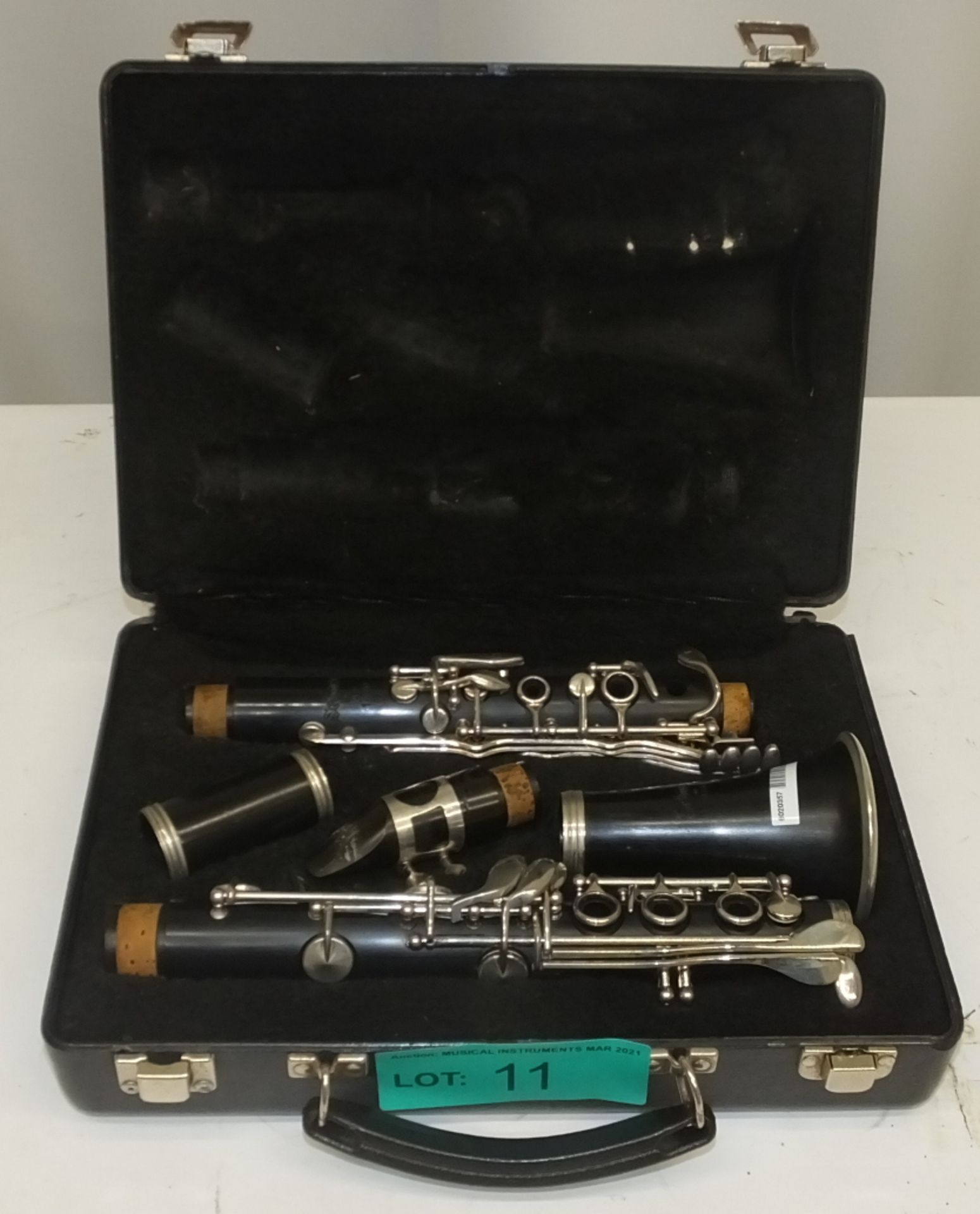 Bundy Selmer 1400 Clarinet in case - Serial Number - 1618465