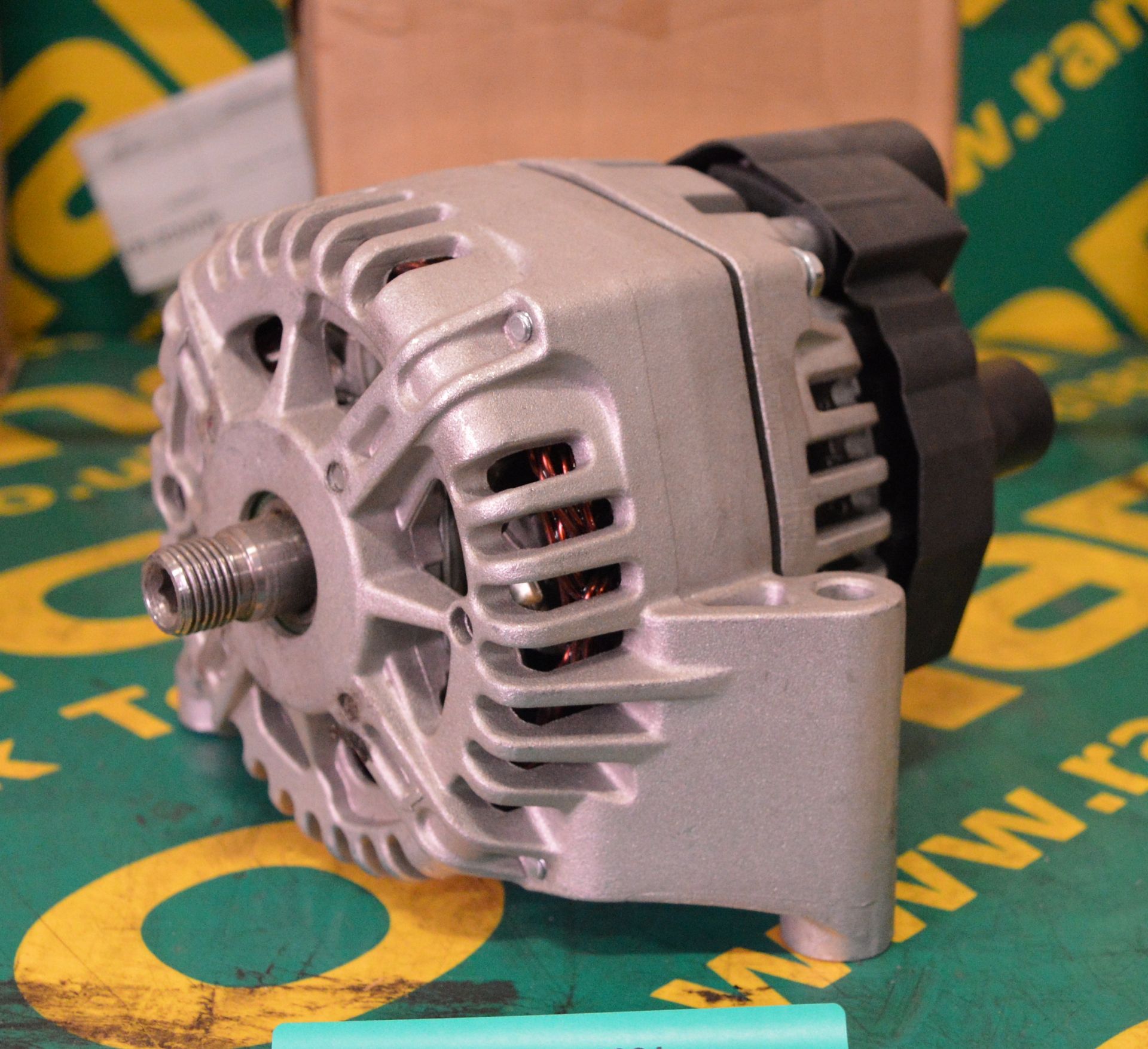 Van fit alternator VXA1076